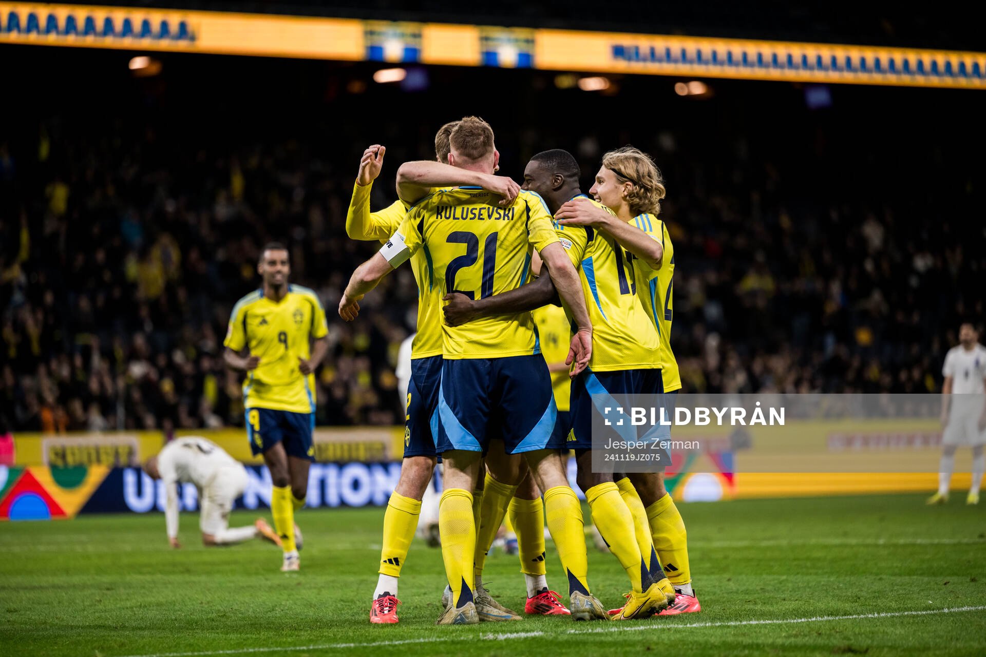 Dejan Kulusevski of Sweden celebrates with team mates