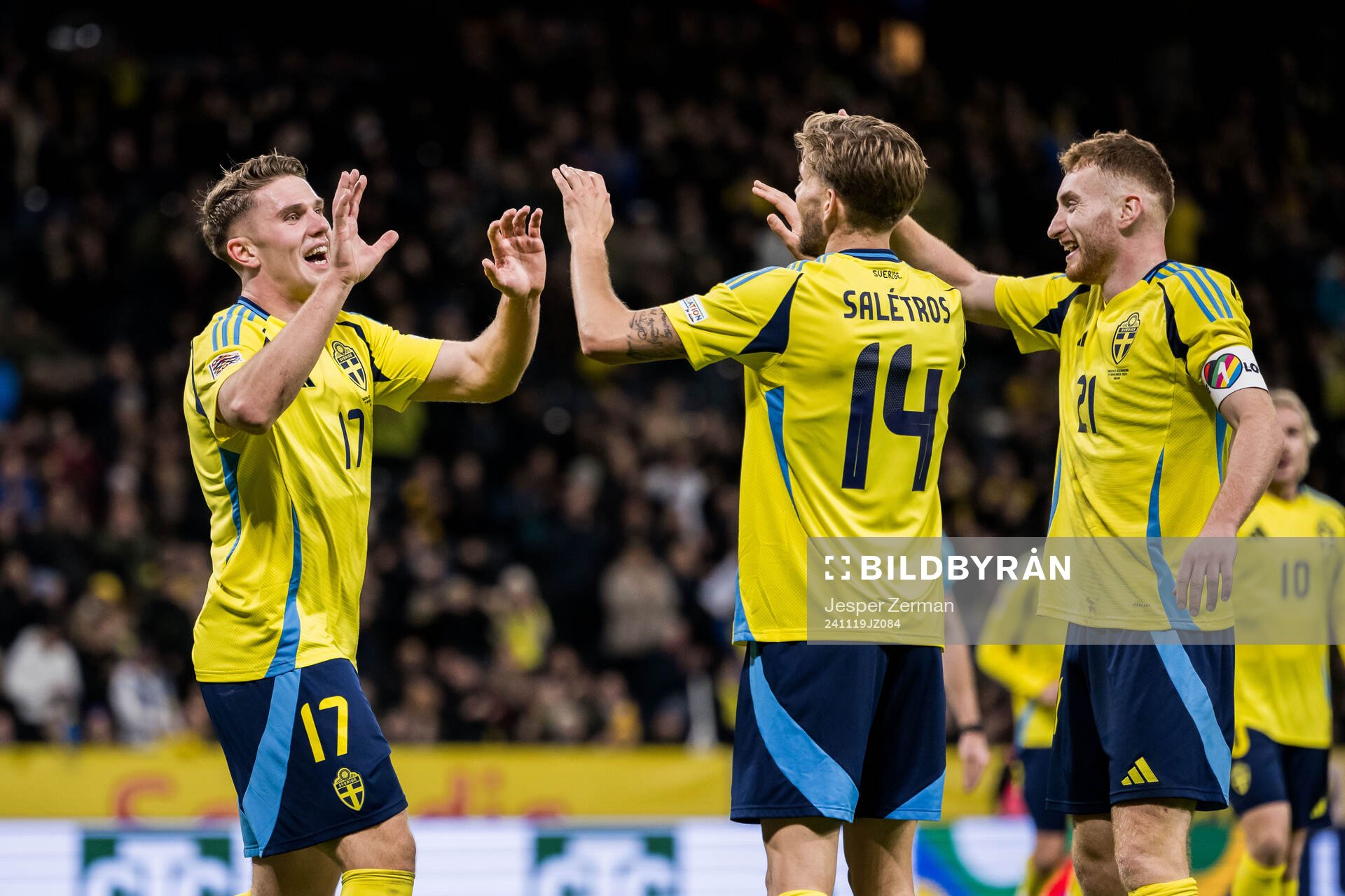 Viktor Gyökeres of Sweden celebrates with Anton Salétros