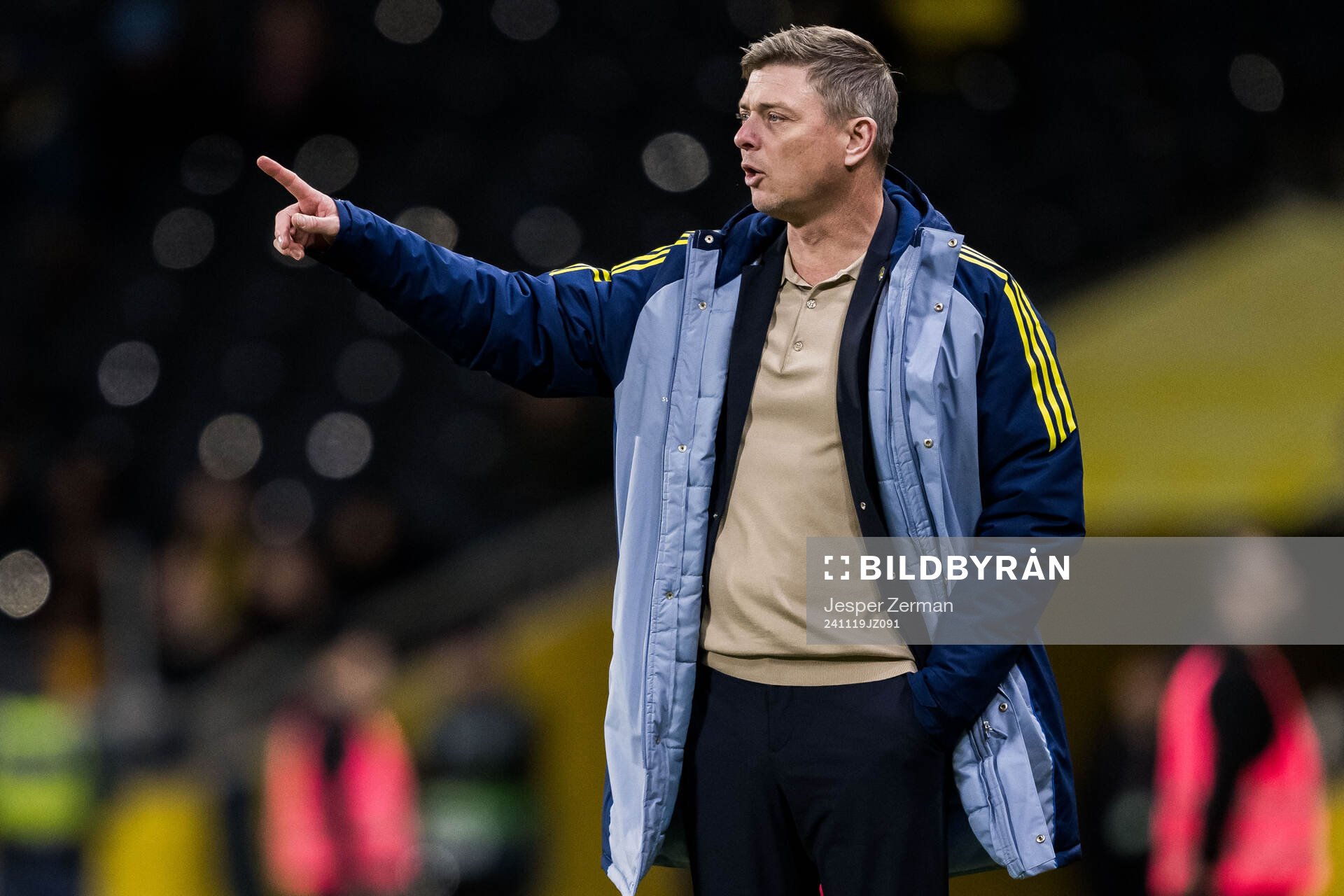 Head coach Jon Dahl Tomasson of Sweden