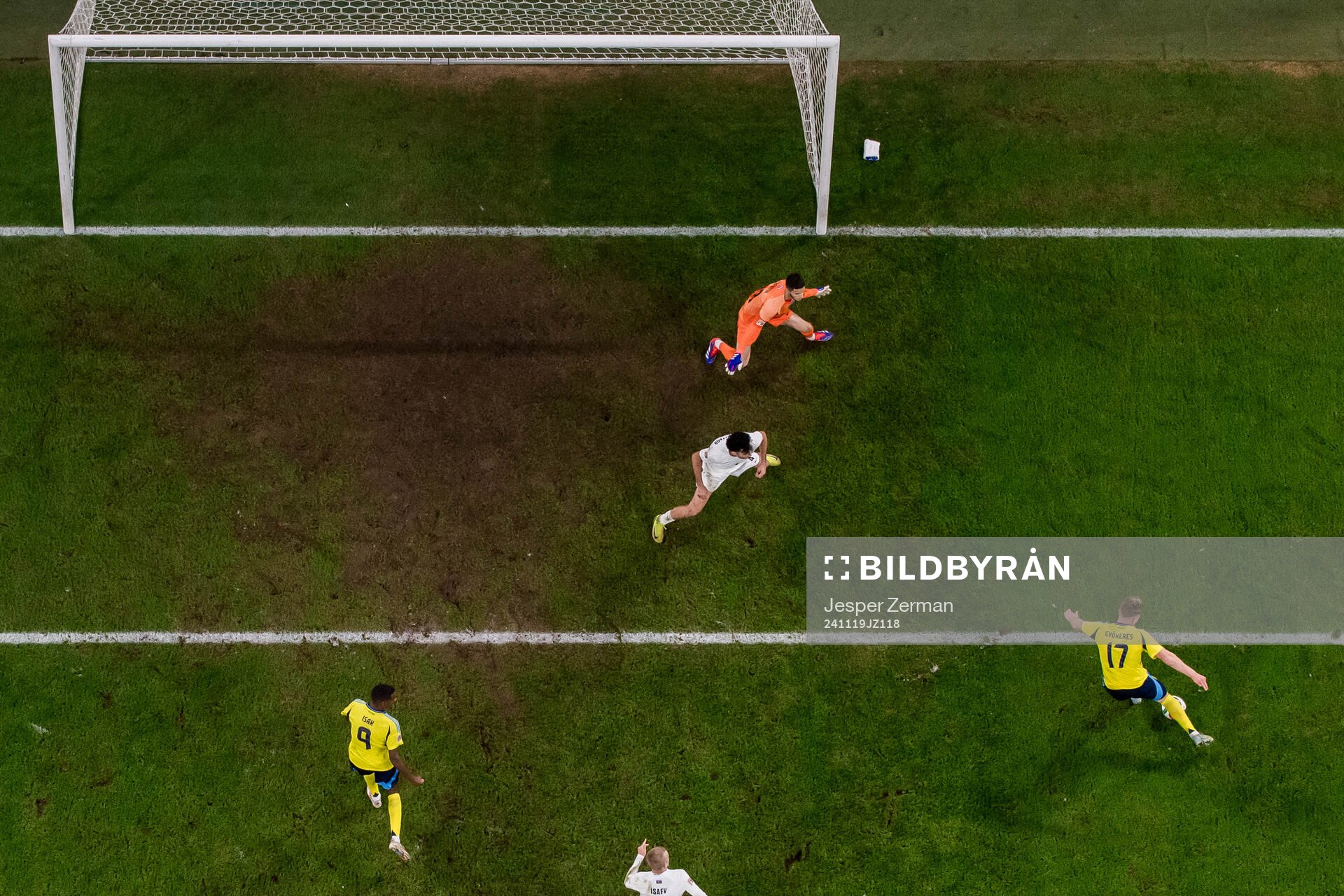 Viktor Gyökeres of Sweden scores 2-0