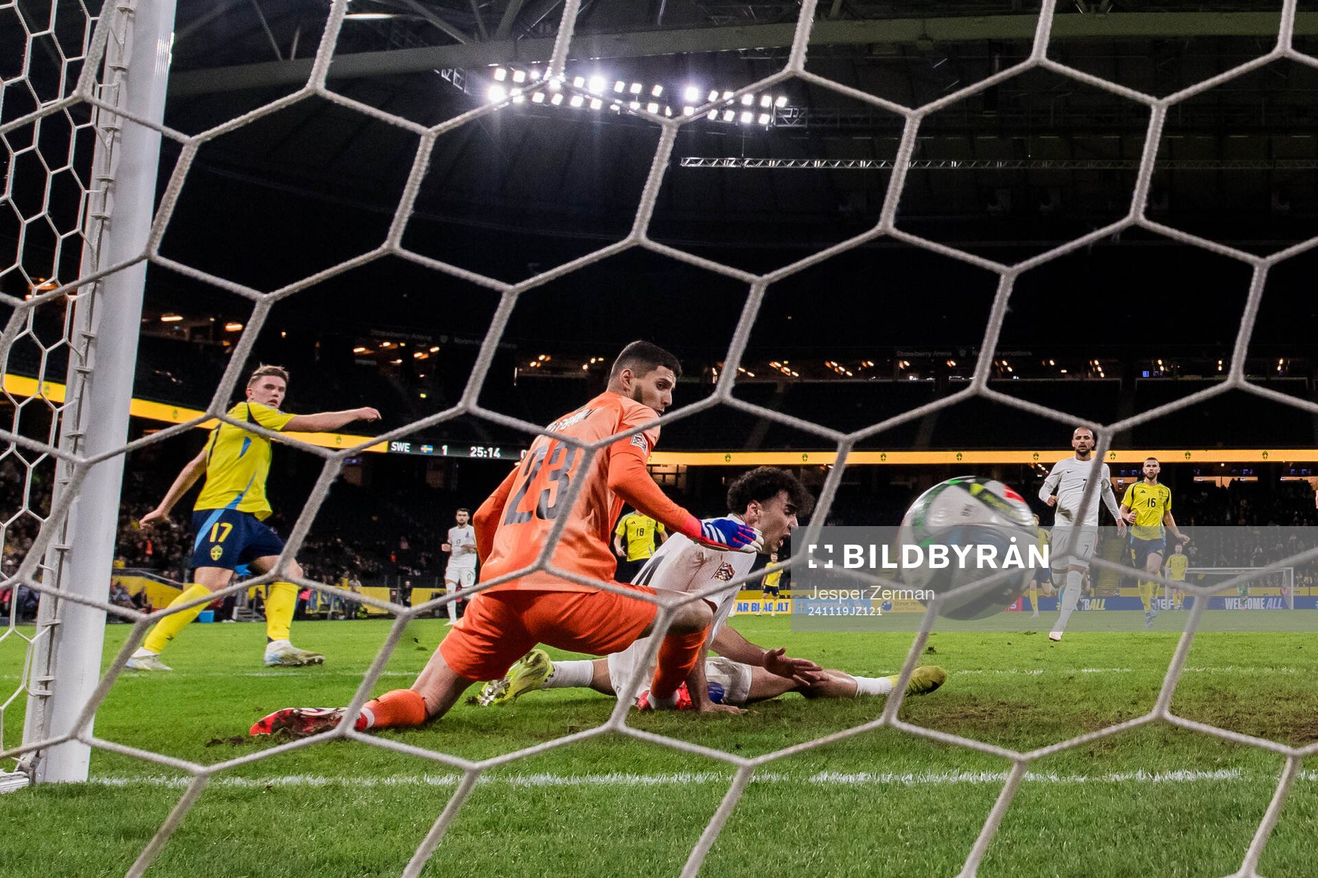 Viktor Gyökeres of Sweden scores 2-0