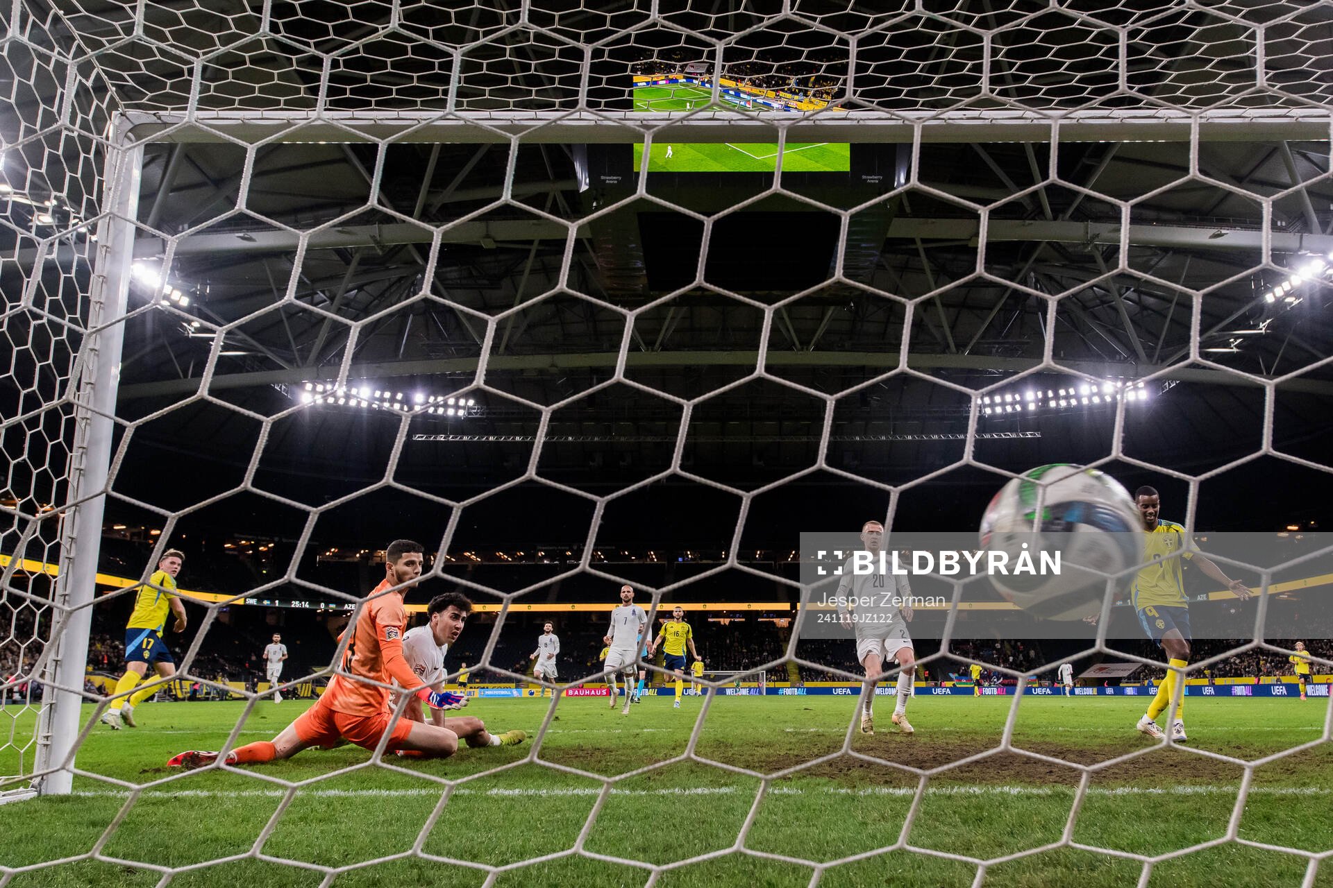 Viktor Gyökeres of Sweden scores 2-0