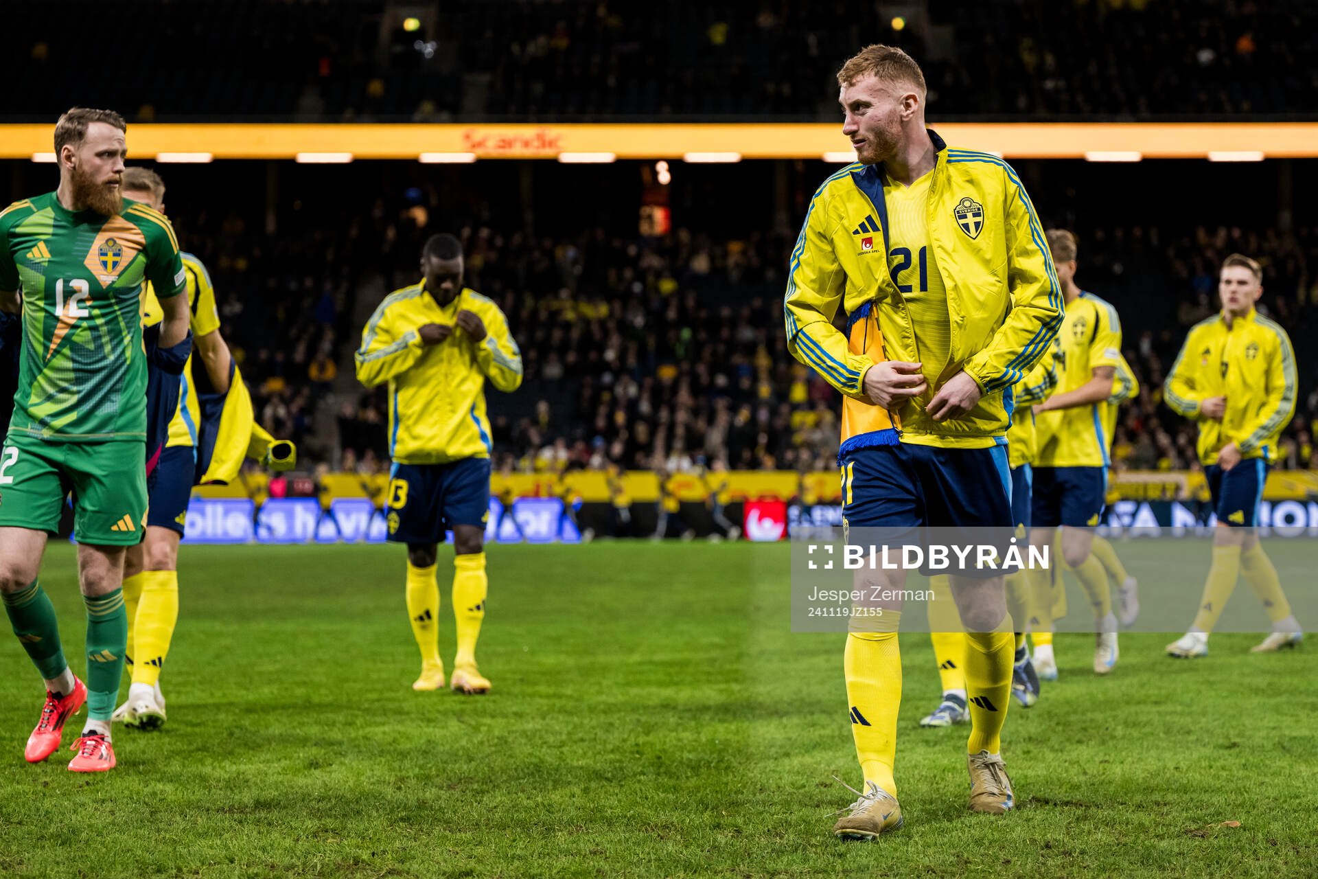 goalkeeper Viktor Johansson and Dejan Kulusevski of Sweden