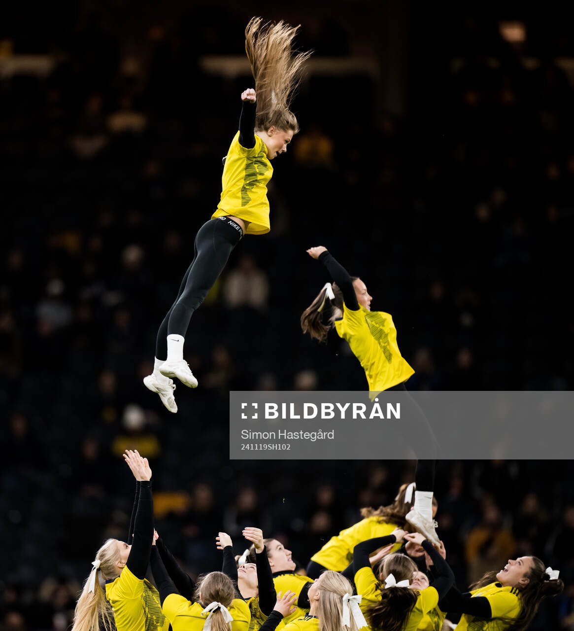 Cheerleaders in half-time