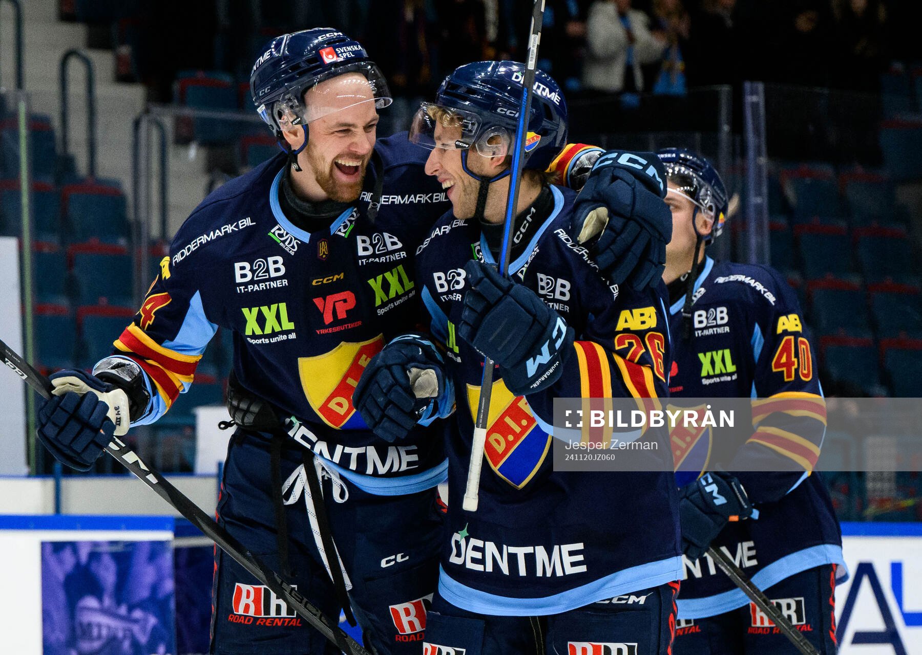 Djurgårdens Daniel Brodin och Fredric Weigel jublar