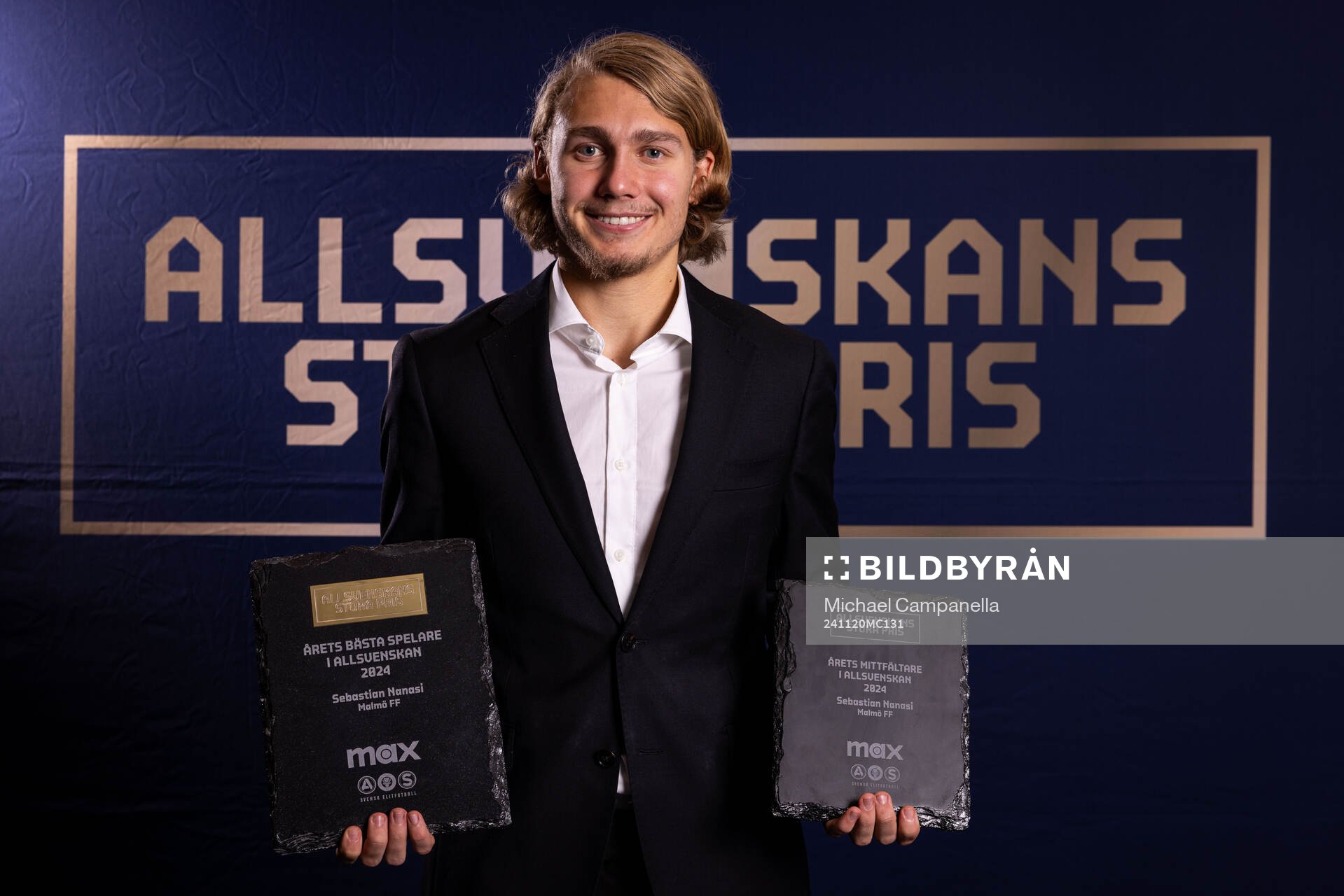 Malmös Sebastian Nanasi tilldelas priset för årets bästa spelare och årets mittfältare under Allsvenskans Stora Pris den 20 november 2024 i Stockholm. 
