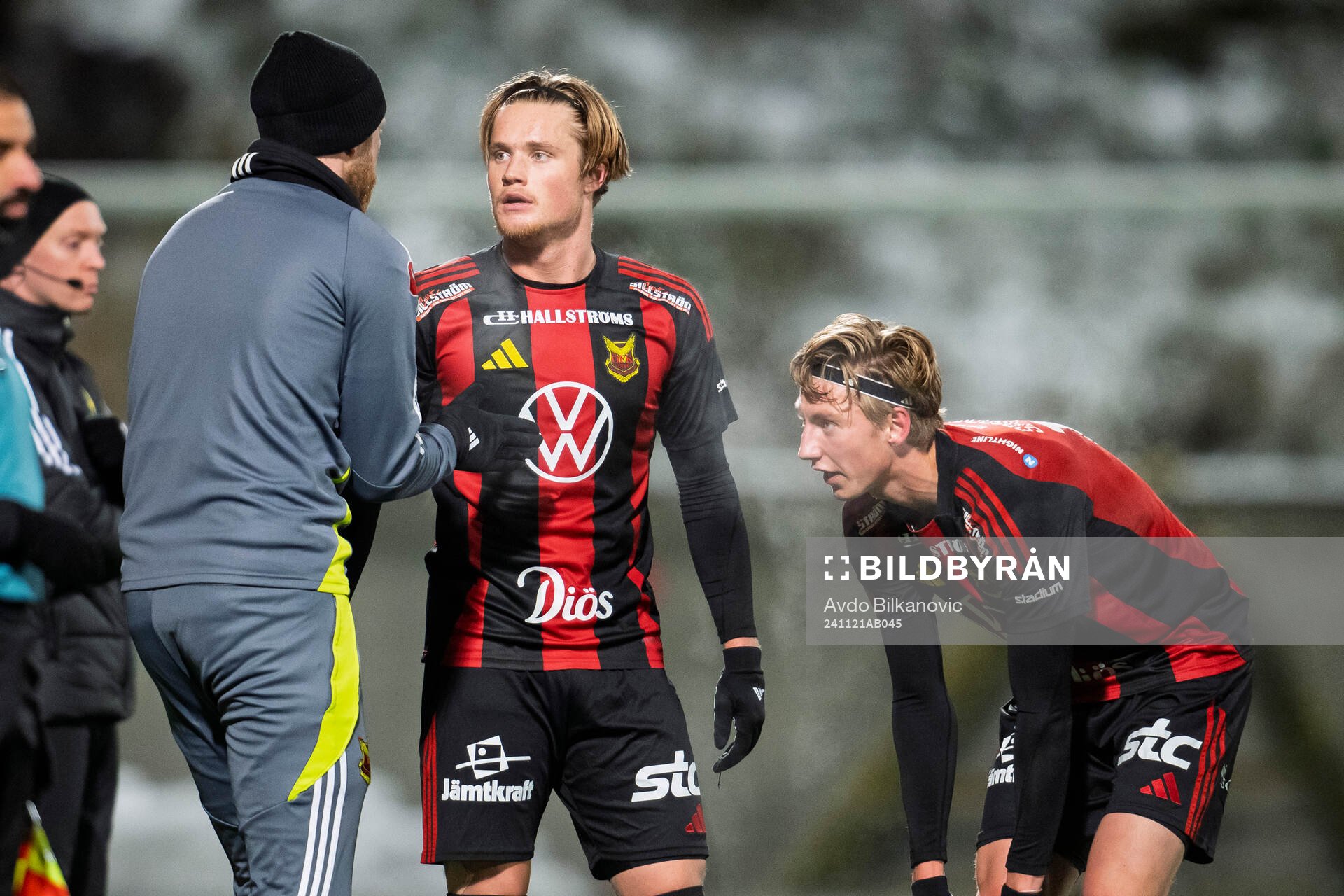 Östersunds Sebastian Karlsson Grach i samtal med
