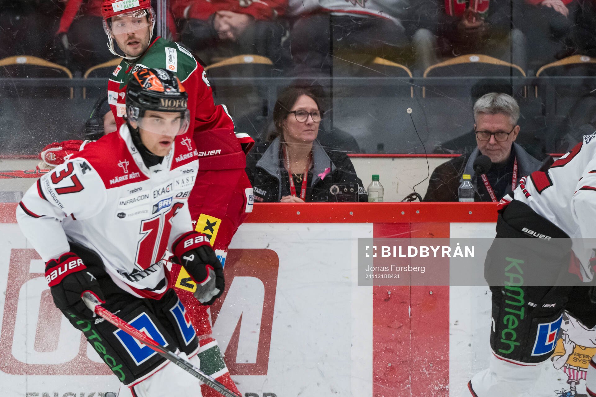 Karin Forsberg Selin speaker i Hägglunds Arena