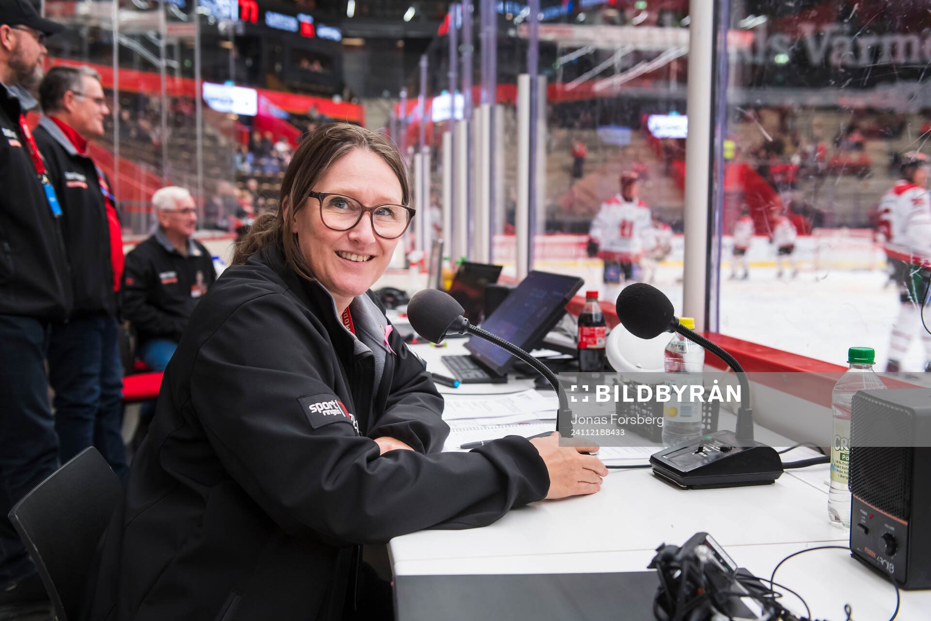 Karin Forsberg Selin speaker i Hägglunds Arena