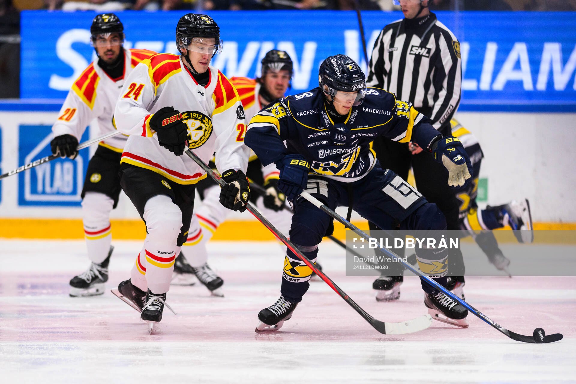 Brynäs Linus Lindblom och HV71s Henrik Borgström