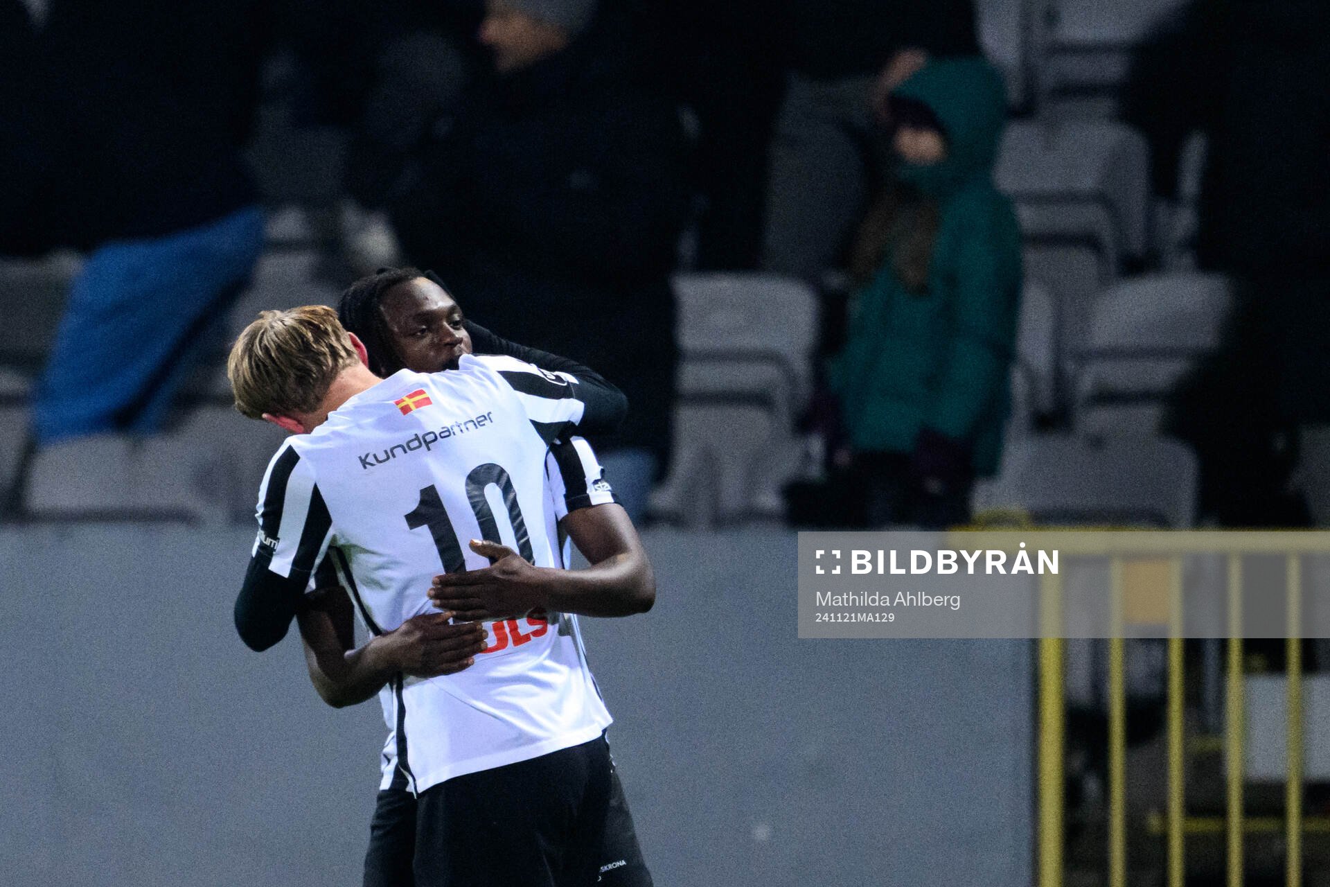 Landskronas Adam Egnell och Kofi Asare jublar
