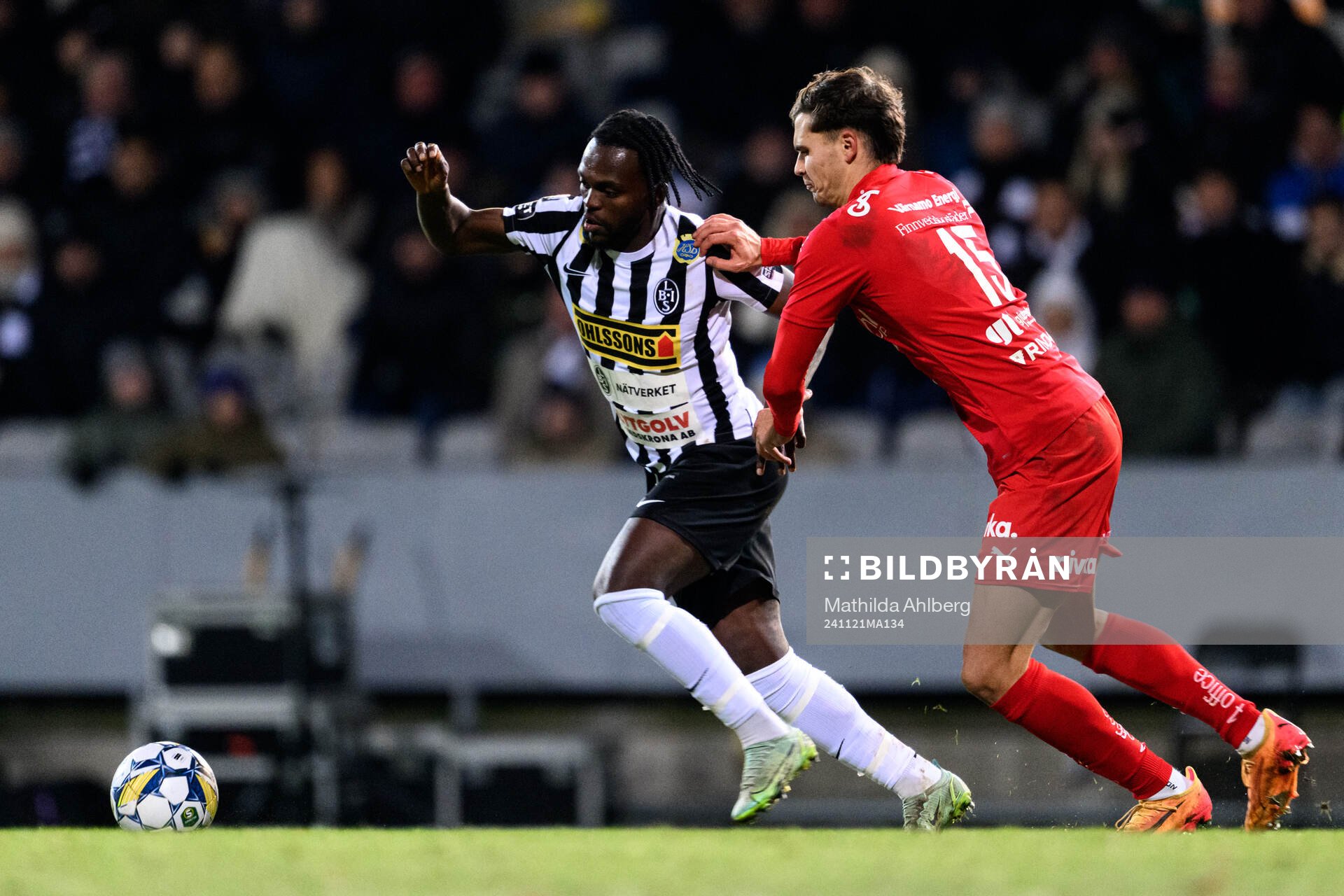 Landskronas Kofi Asare och Värnamos Michael Steinwender