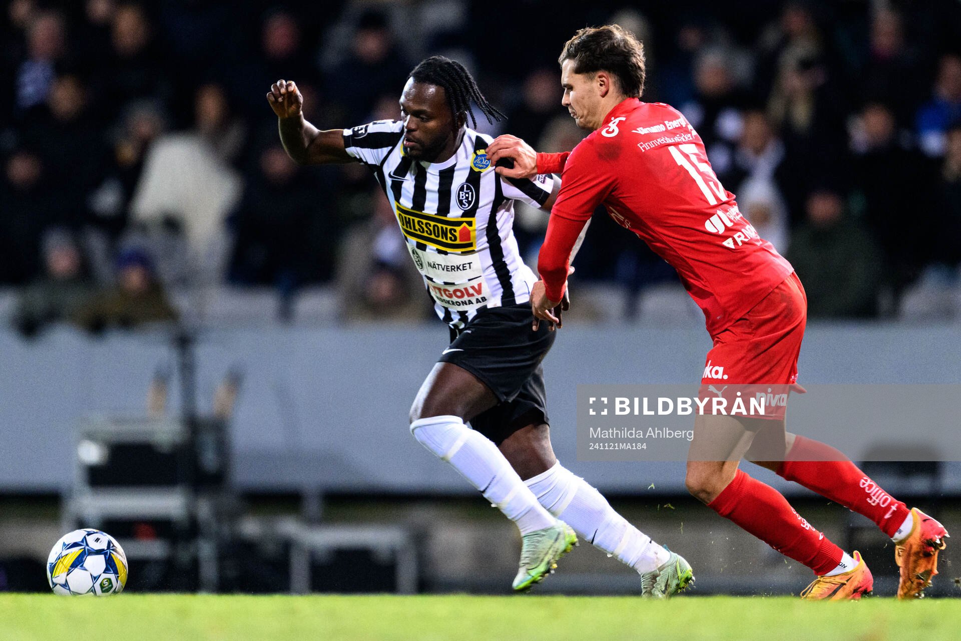 Landskronas Kofi Asare och Värnamos Michael Steinwender