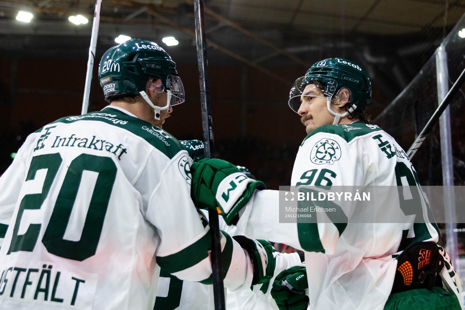 Färjestads Marcus Westfält och David Tomasek jublar