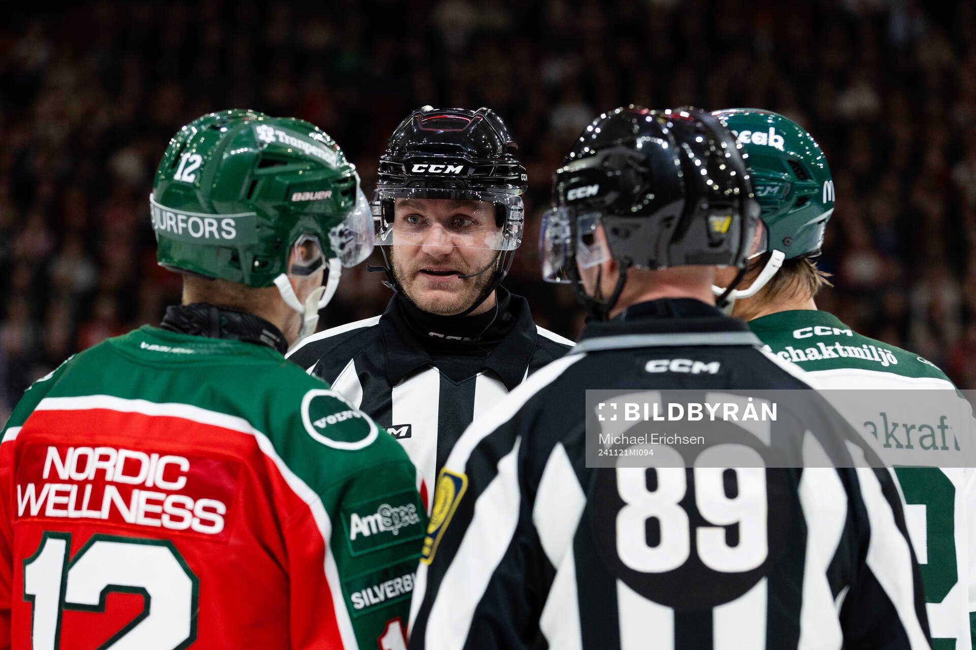 Frölundas lagkapten Max Friberg och Färjestads lagkapten