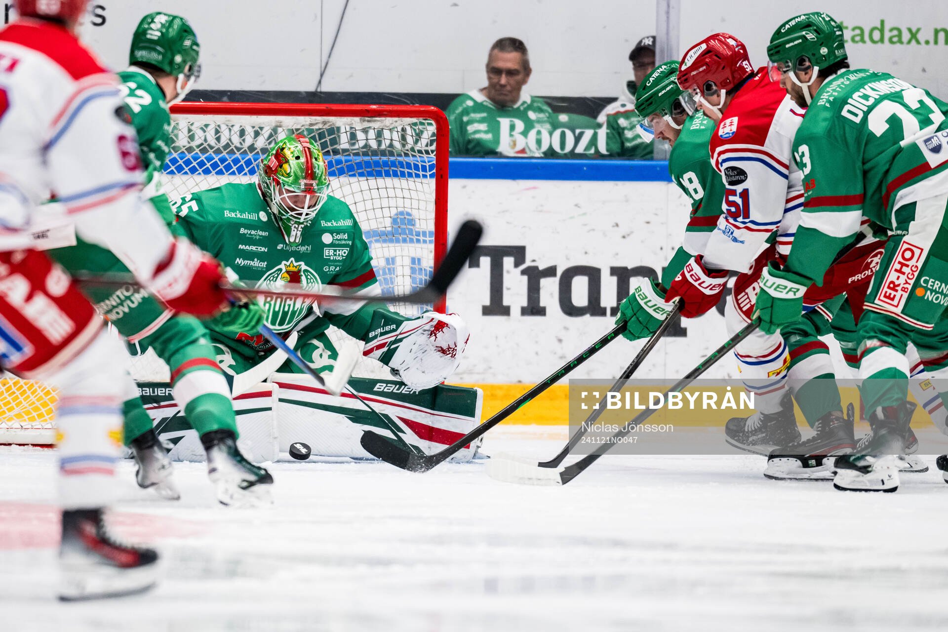 Rögles målvakt Christoffer Rifalk och Timrås Anton Lander