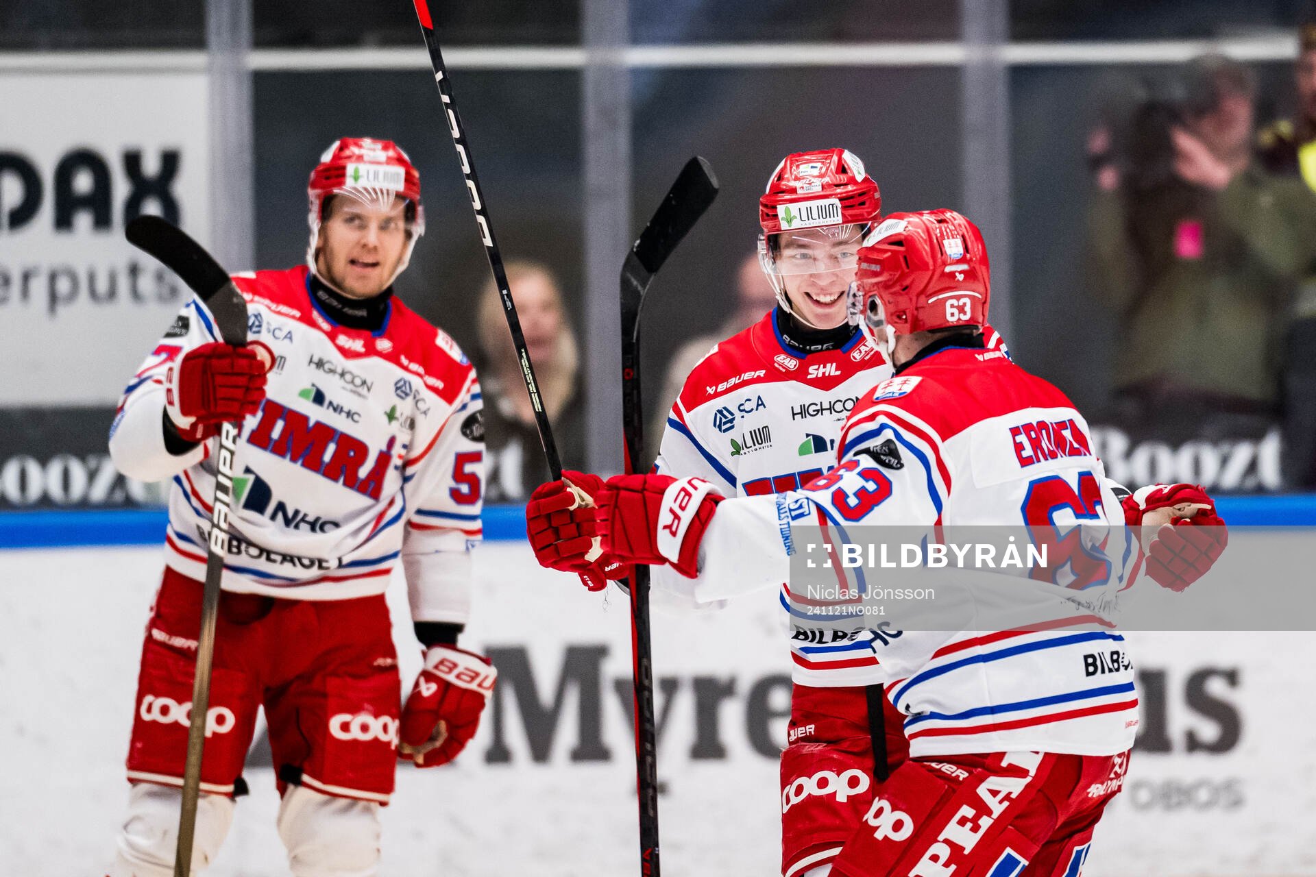 Timrås Oliver Johansson och Elmeri Eronen jublar
