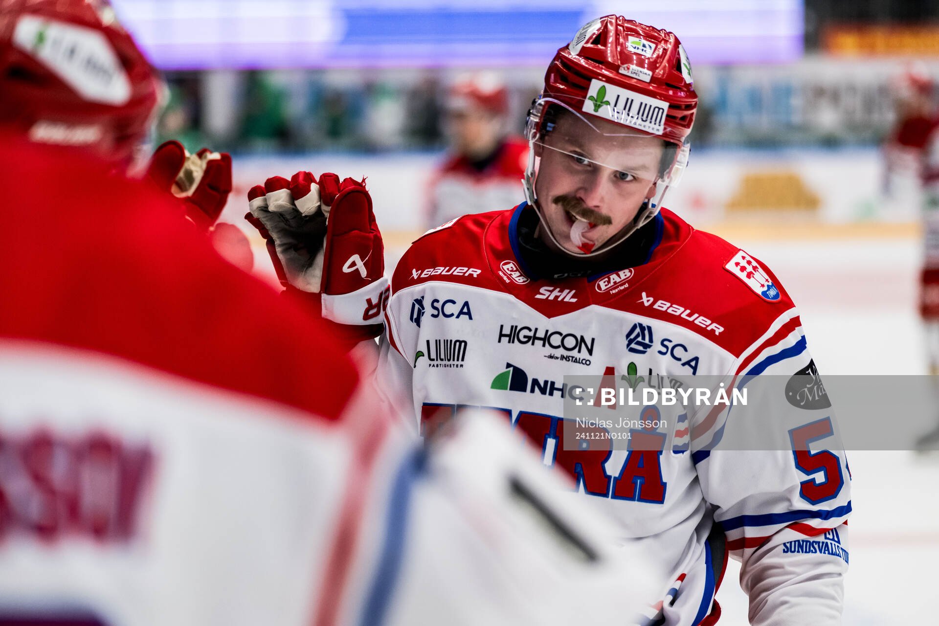 Timrås Jonathan Dahlén jublar