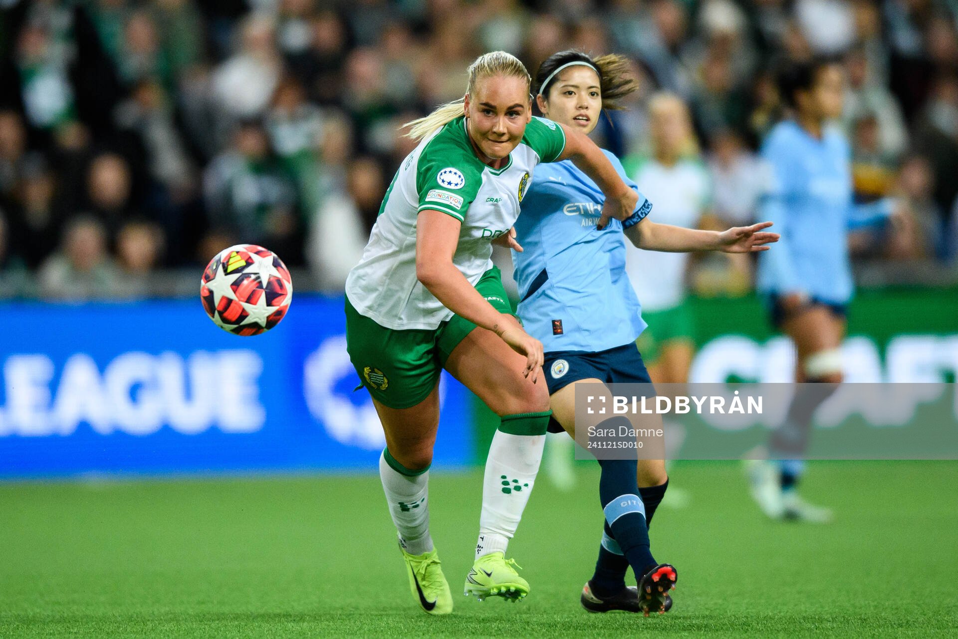 Cathinka Tandberg of Hammarby and Yui Hasegawa of
