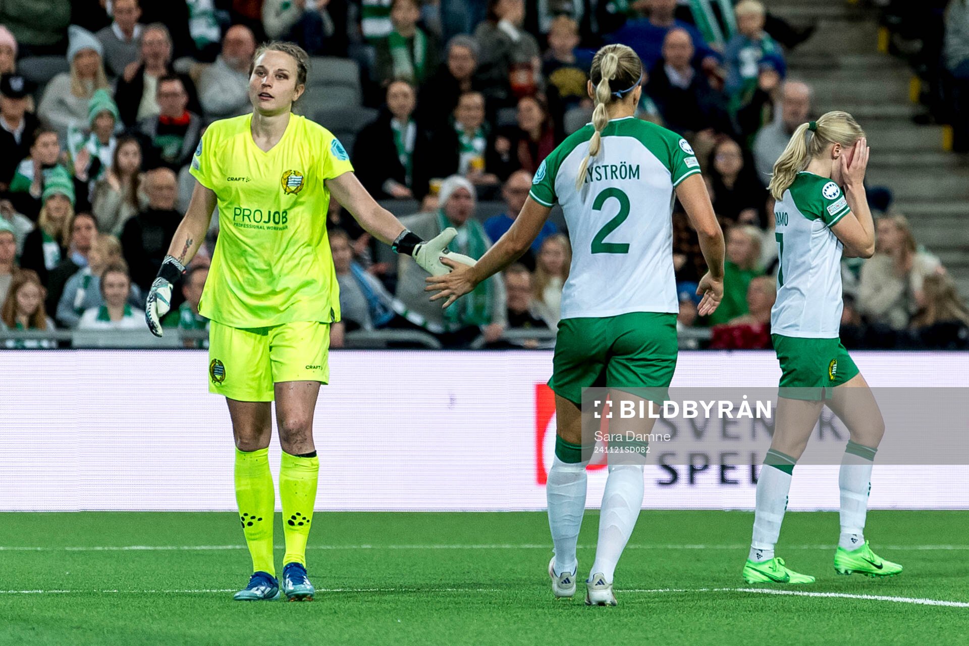 Goalkeeper Anna Tamminen and Eva Nyström of Hammarby