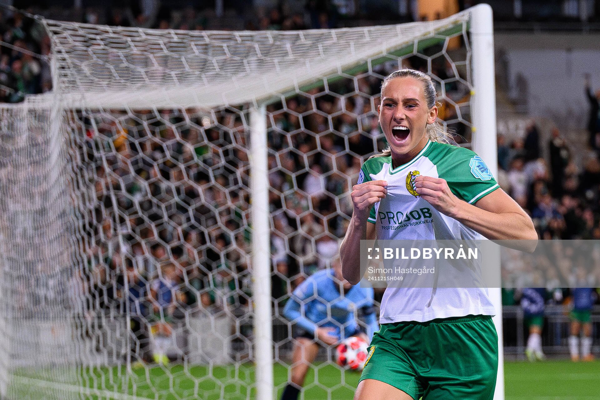 Ellen Wangerheim of Hammarby celebrates the 1-1 goal