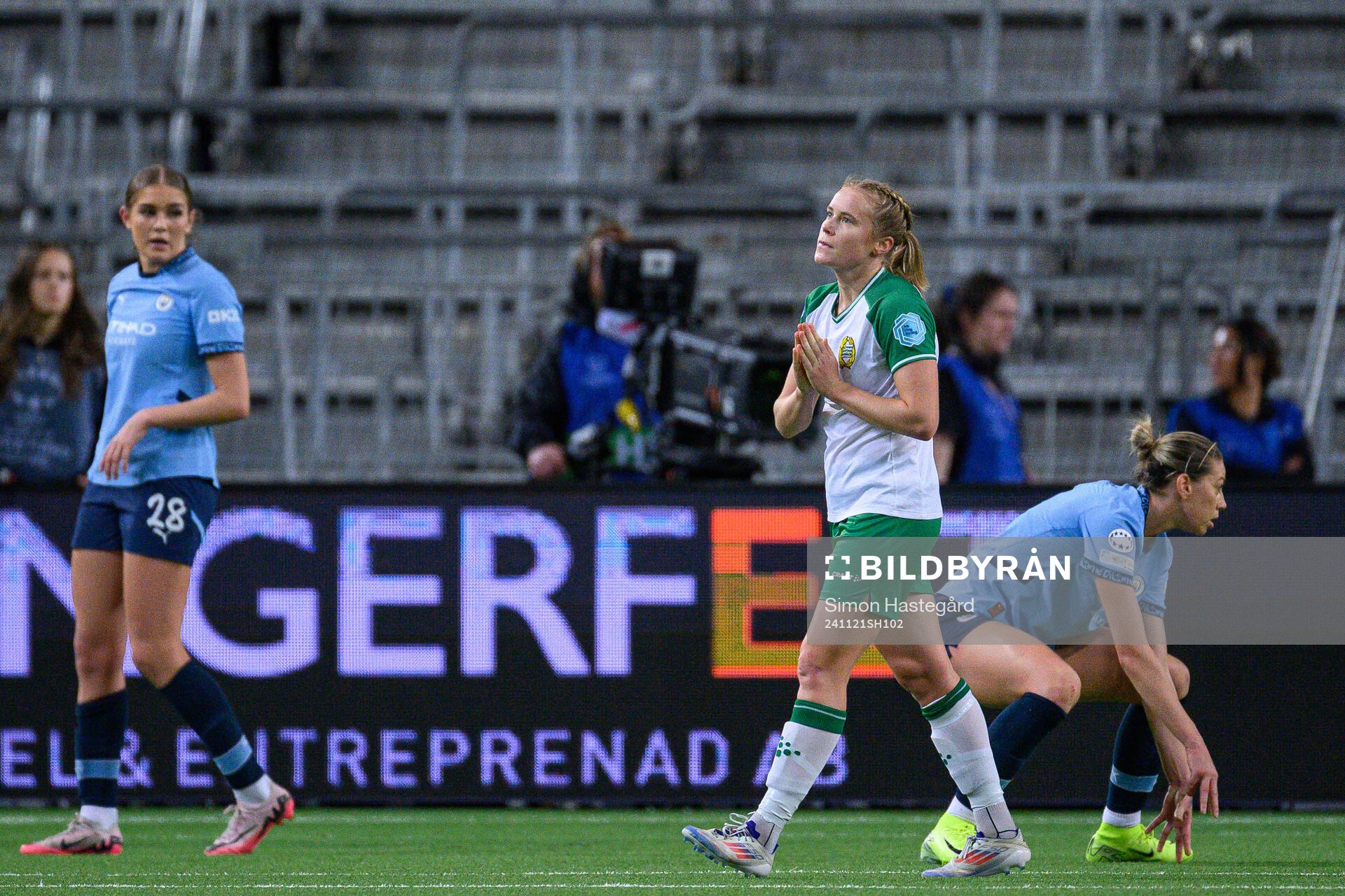 Julie Blakstad of Hammarby reacts