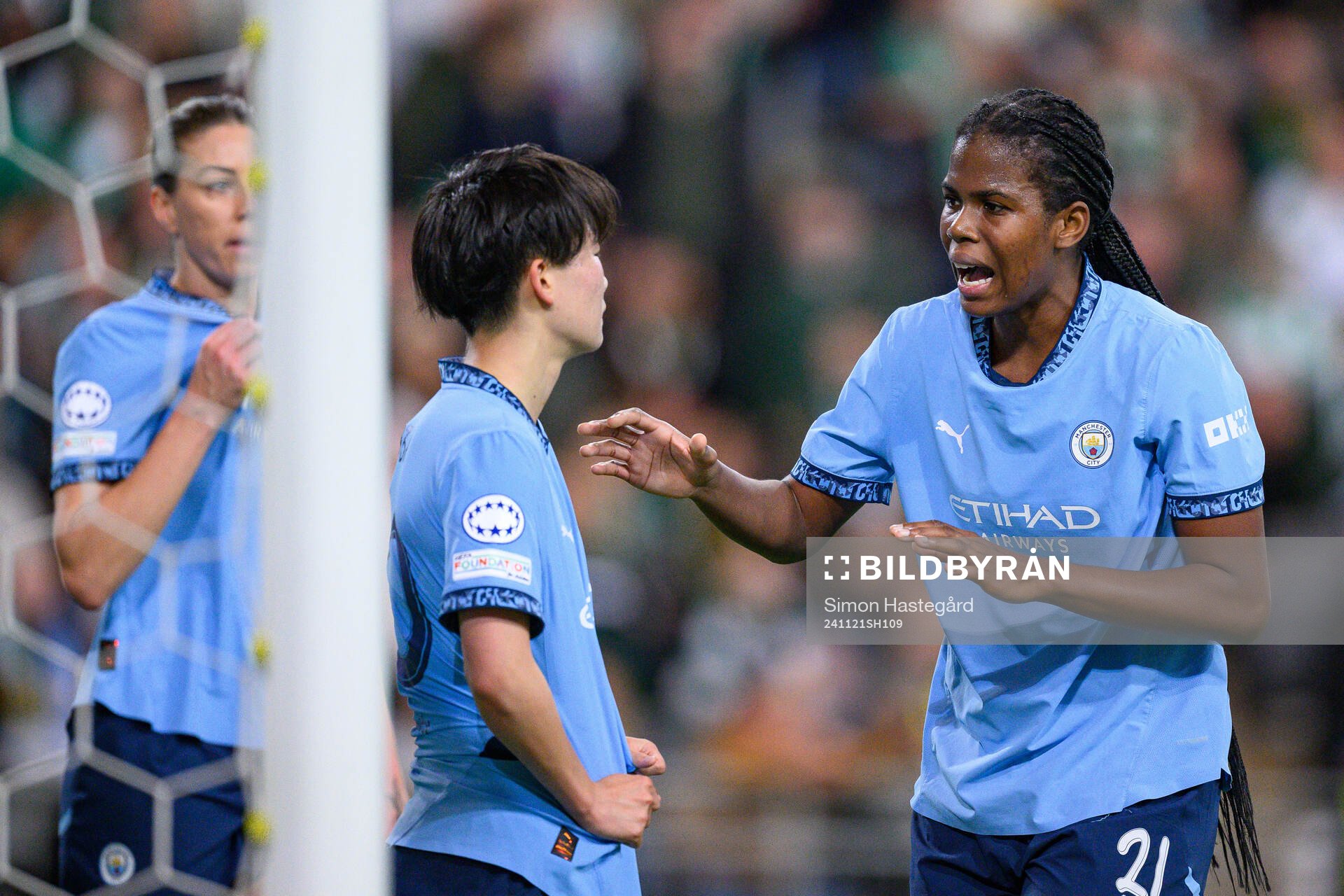 Aoba Fujino and Khadija Shaw of Manchester City
