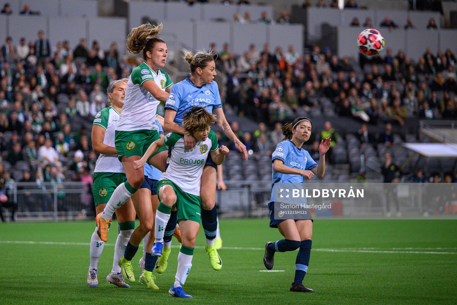 Emma Westin of Hammarby and Alanna Kennedy of Manchester