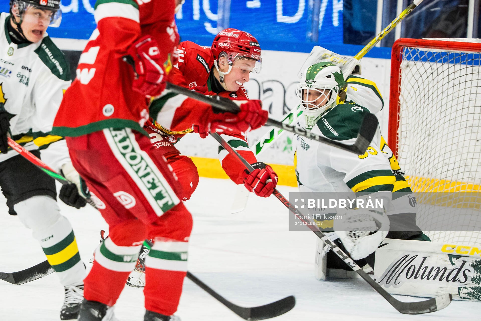 Moras Felix Johansson och Östersunds målvakt Daniel