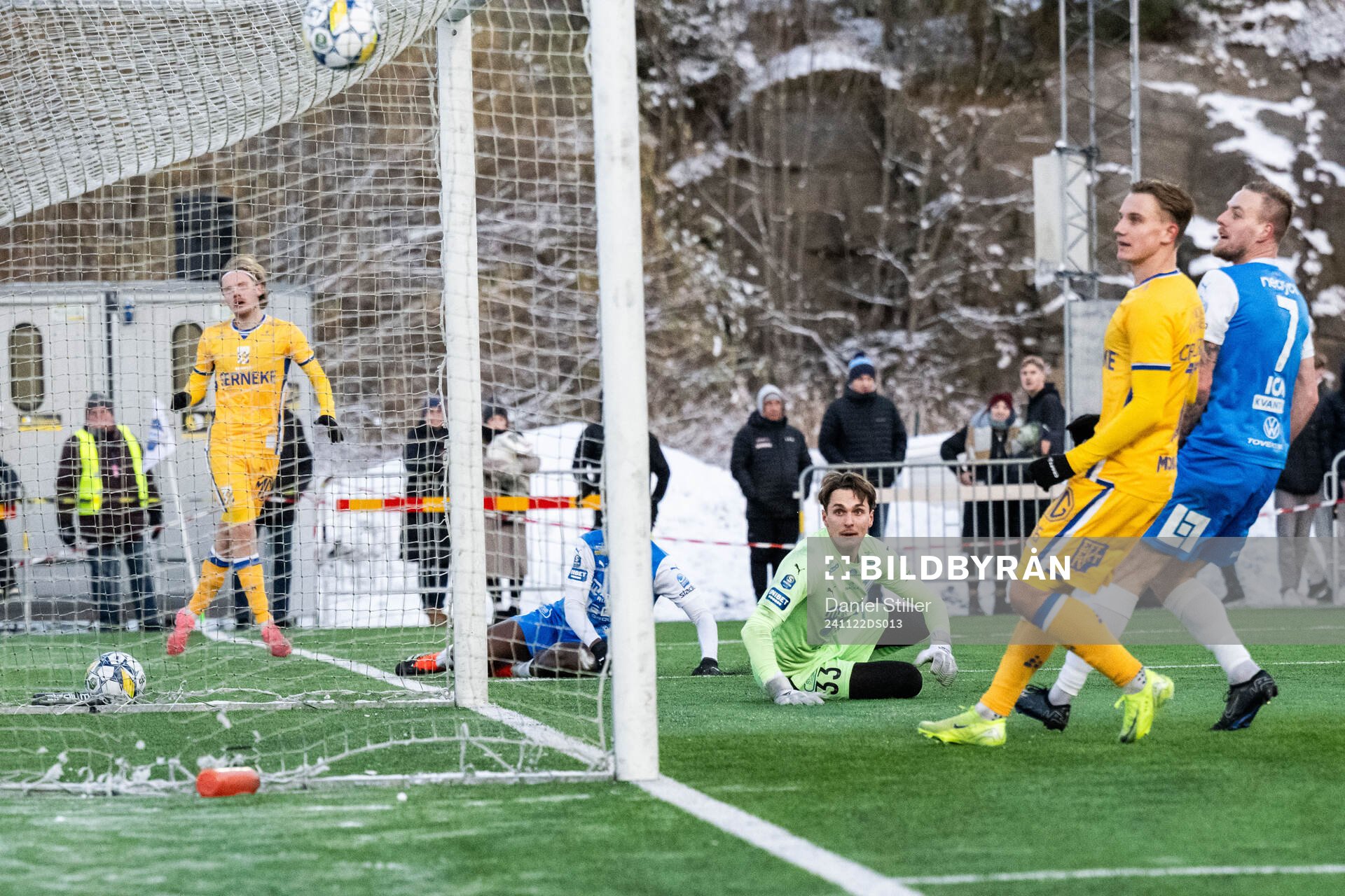 IFK Göteborgs Oscar Pettersson gör 0-1 bakom Oddevolds