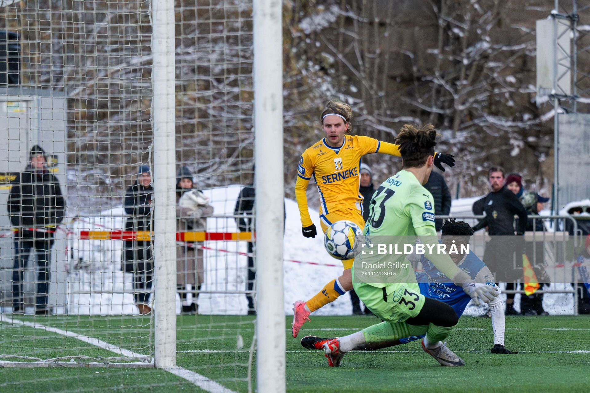 IFK Göteborgs Oscar Pettersson gör 0-1 bakom Oddevolds