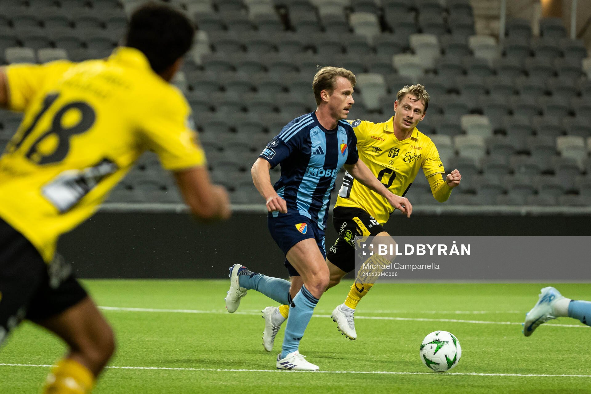 Djurgårdens Rasmus Schüller och Elfsborgs Simon Hedlund