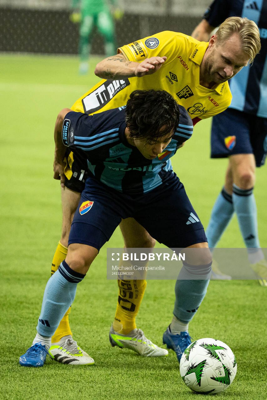 Djurgårdens Keita Kosugi och Elfsborgs Johan Larsson