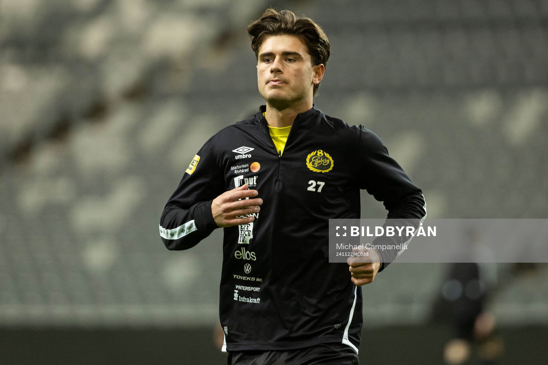 Elfsborgs Besfort Zeneli innan en träningsmatch mellan