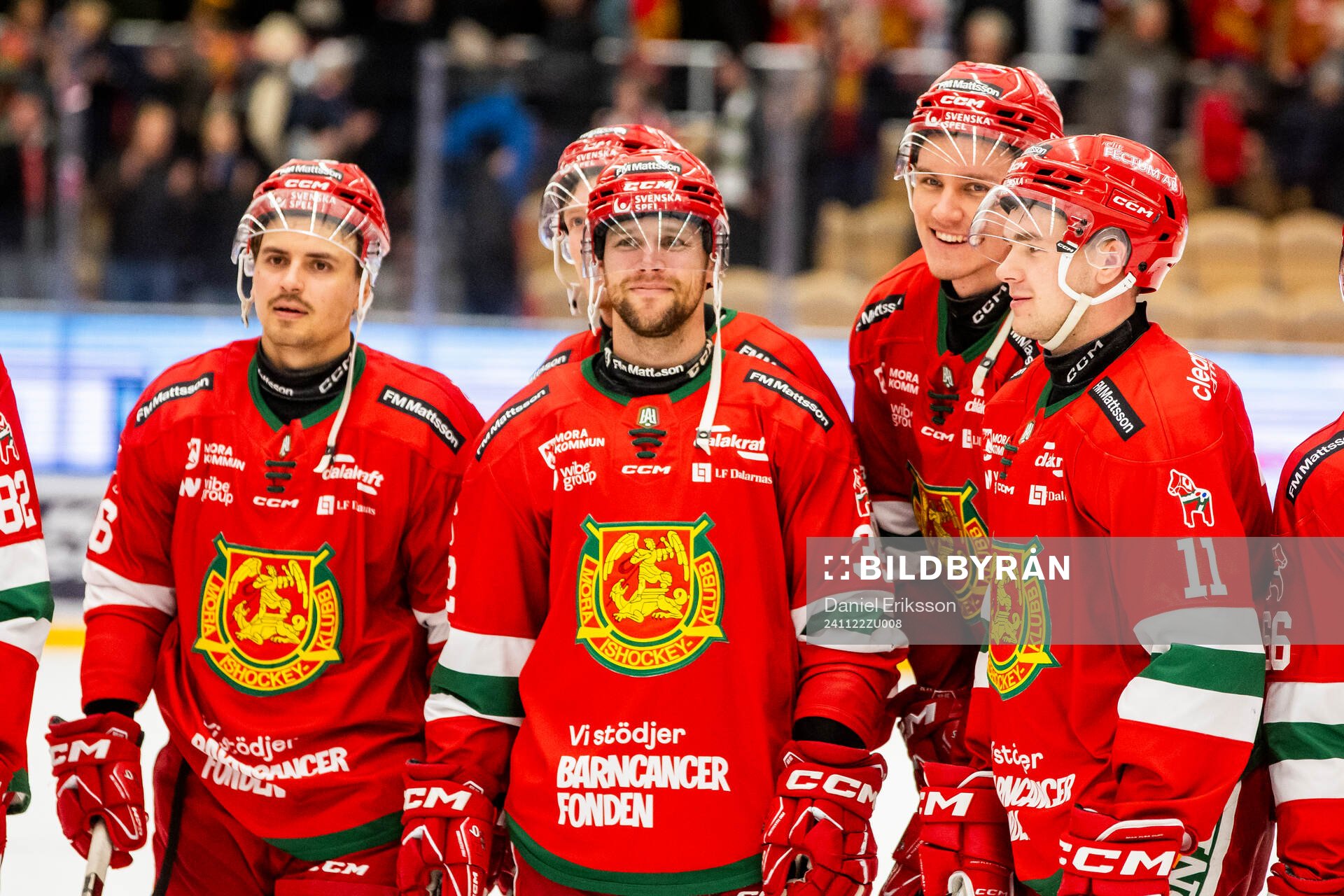 Moras spelarna jublar