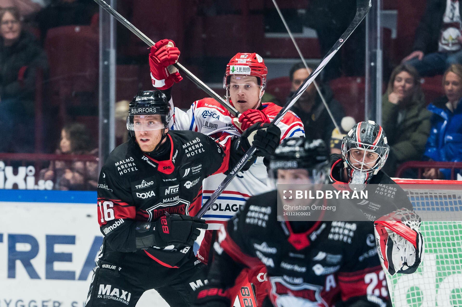 Timrås Sebastian Hartmann och Malmö Redhawks Matias