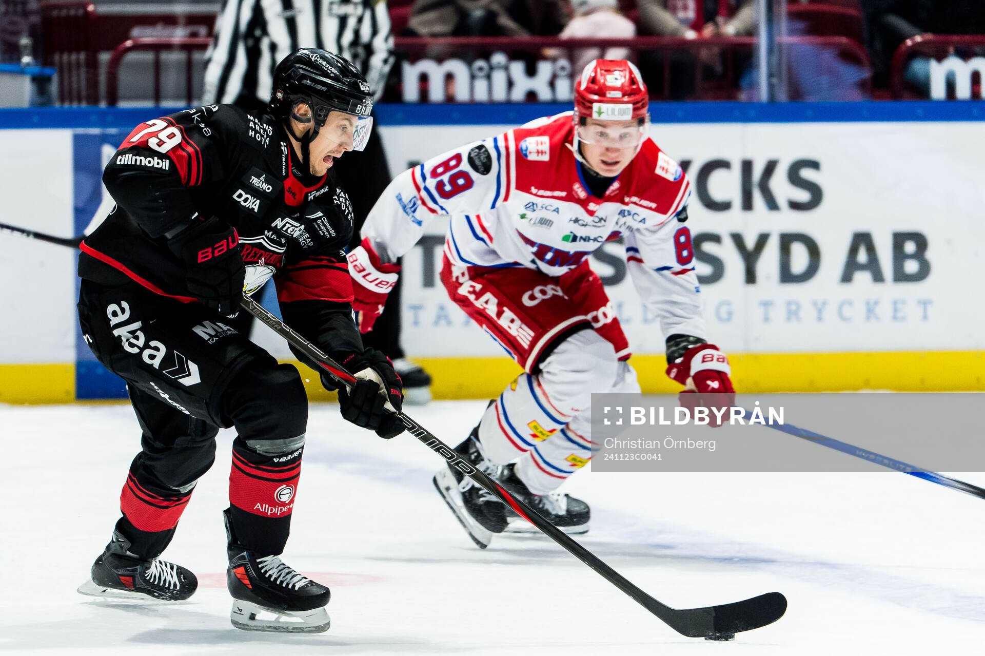 Malmö Redhawks Jakub Galvas och Timrås Oliver Kapanen