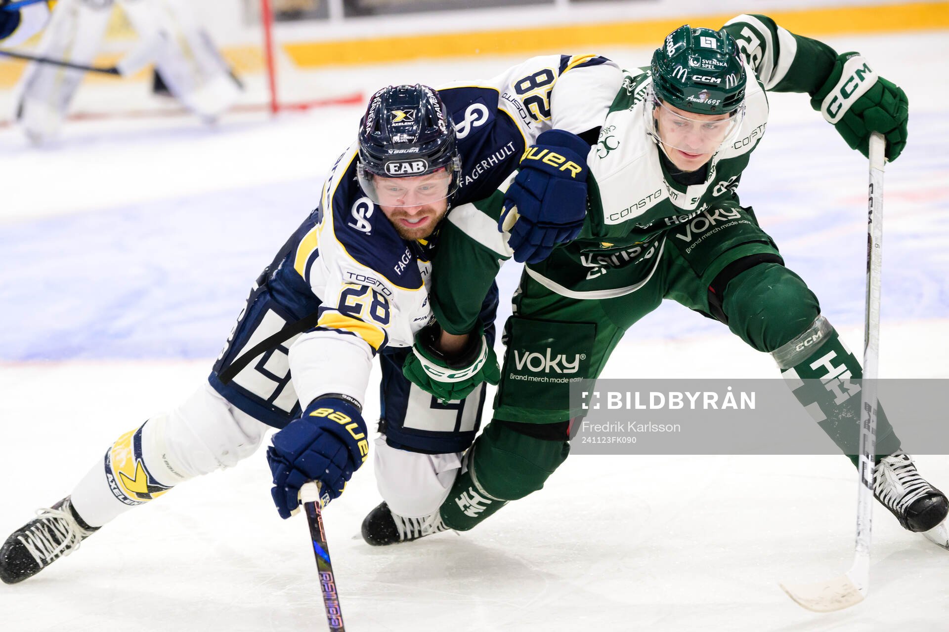 HV71s John Nyberg och Färjestads Marcus Westfält