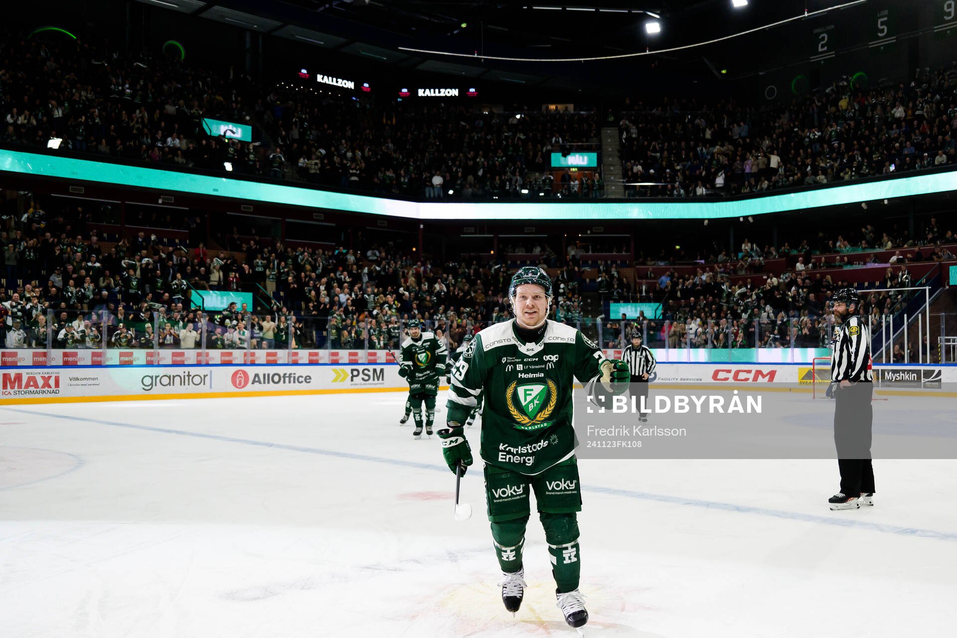 Färjestads Oskar Steen jublar