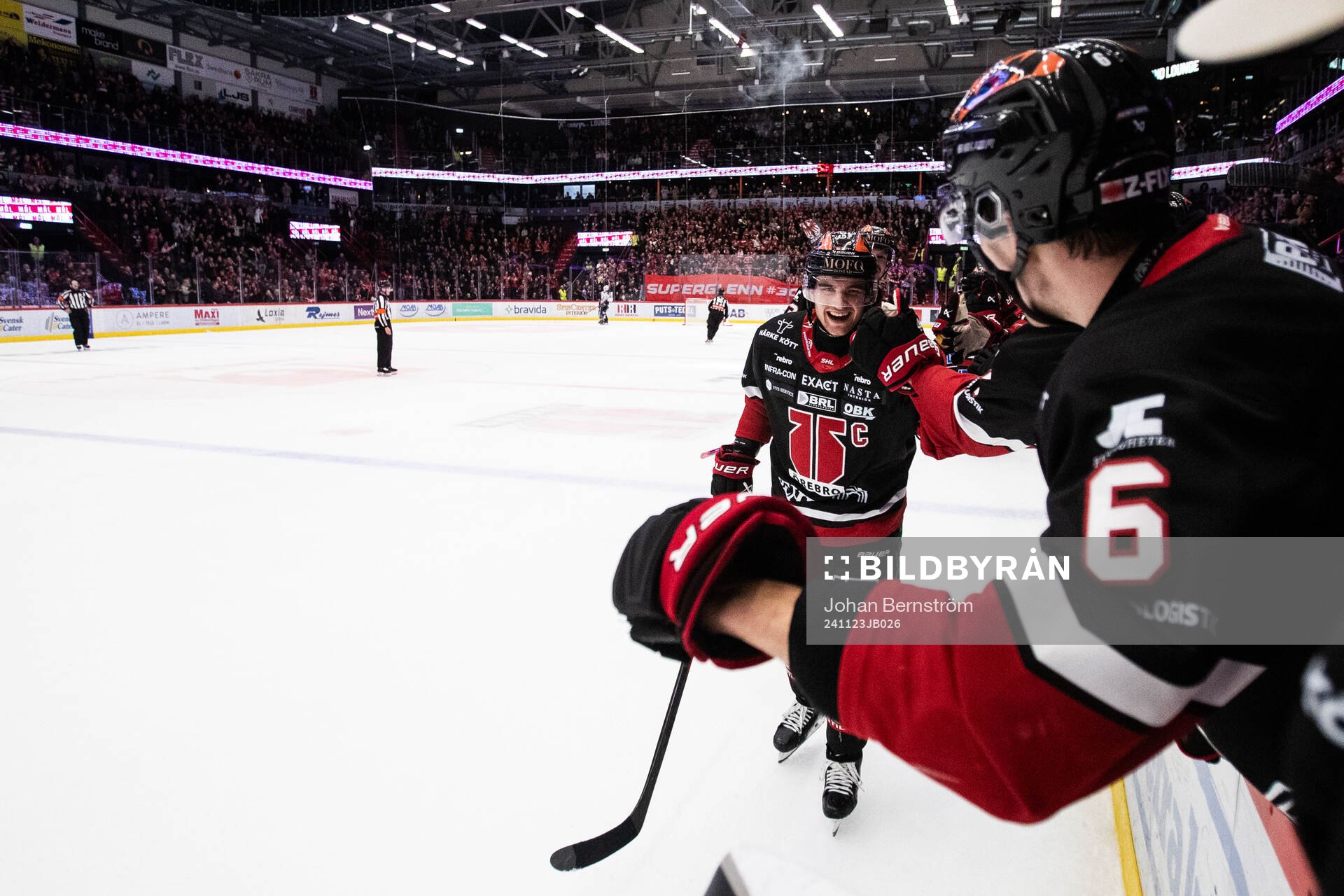 Örebros Glenn Gustafsson jublar