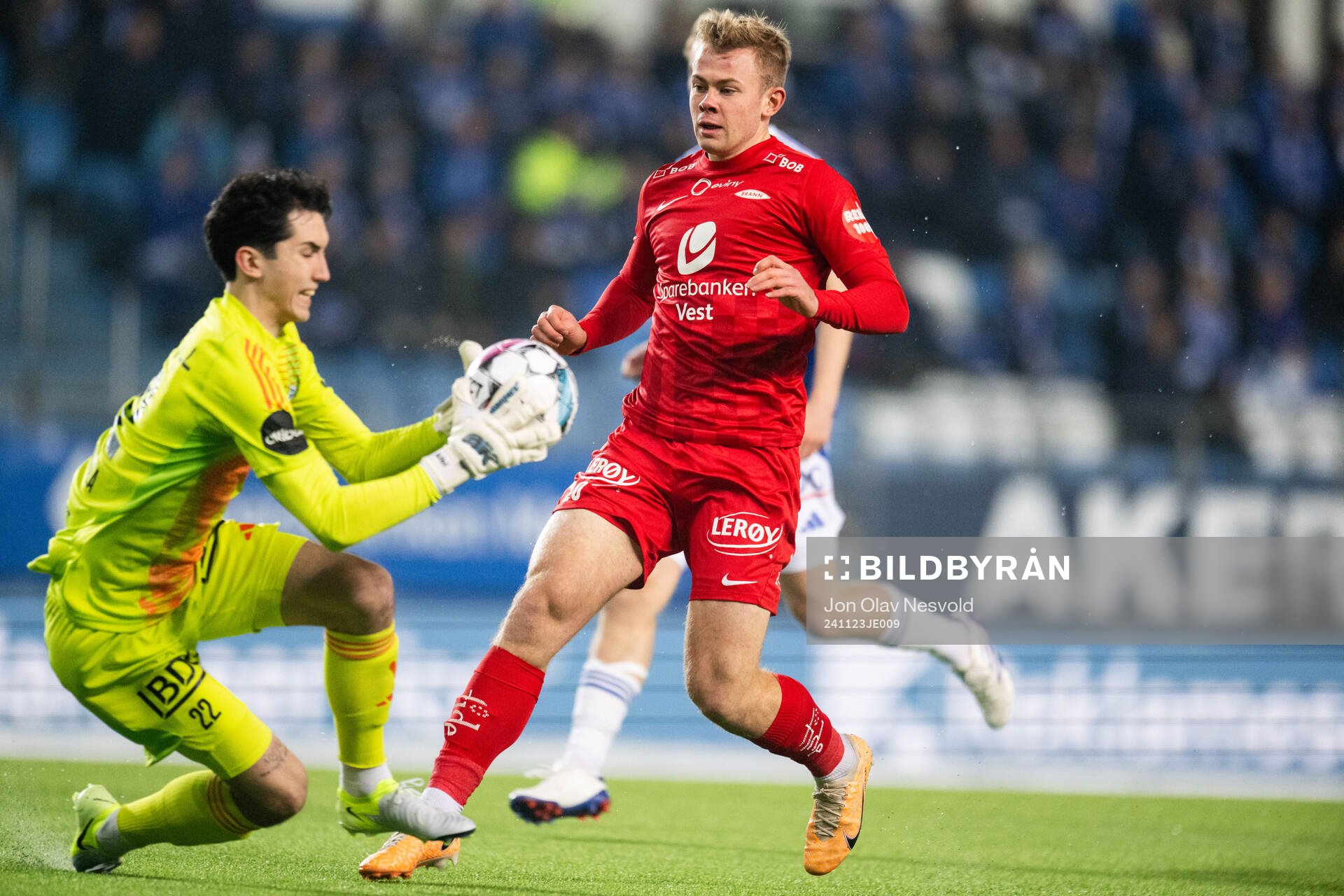 Albert Posiadala of Molde and Aune Selland Heggebø of Brann
