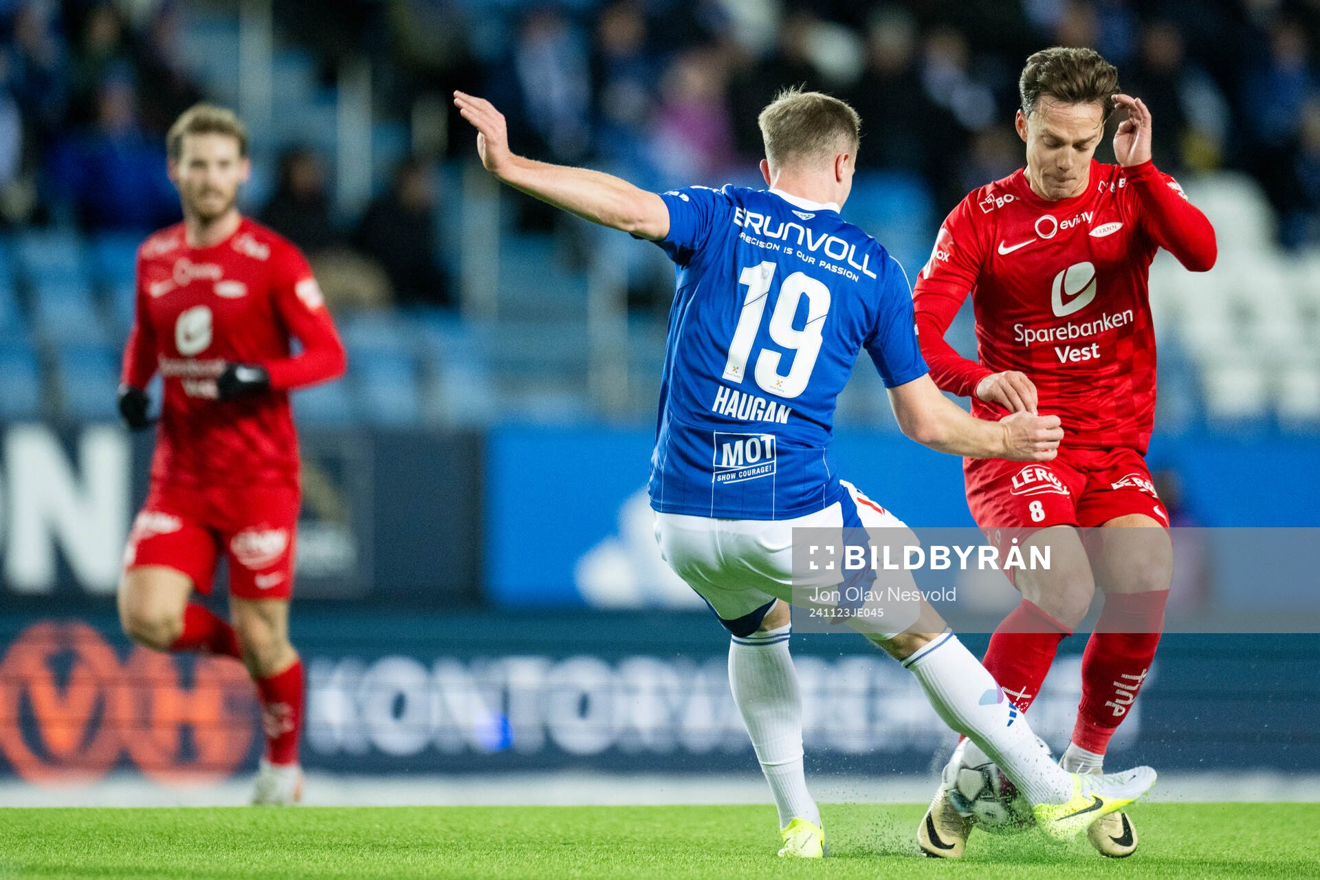 Eirik Haugan of Molde and Felix Horn Myhre of Brann