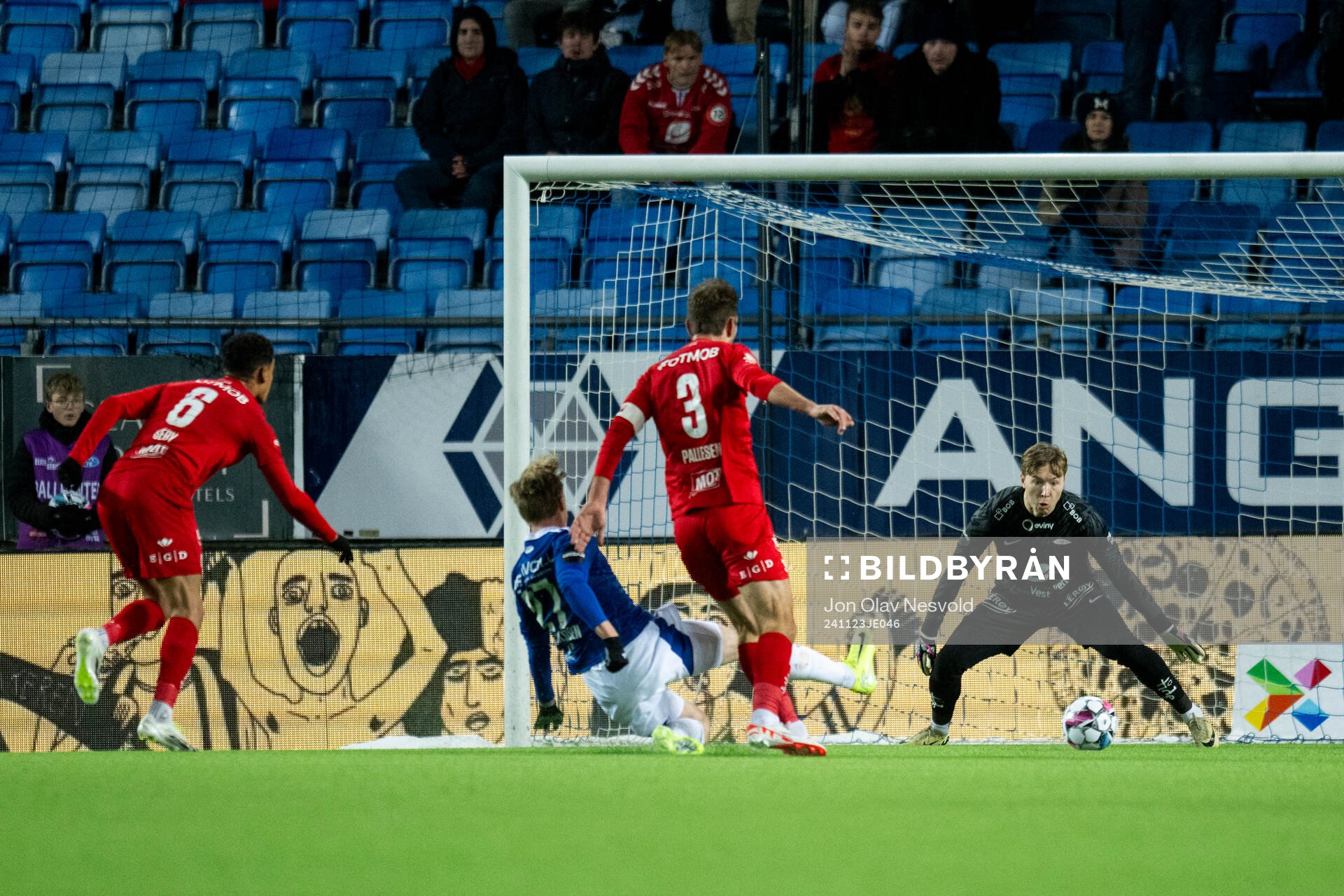 Ola Brynhildsen of Molde scores the 1-0 goal behind