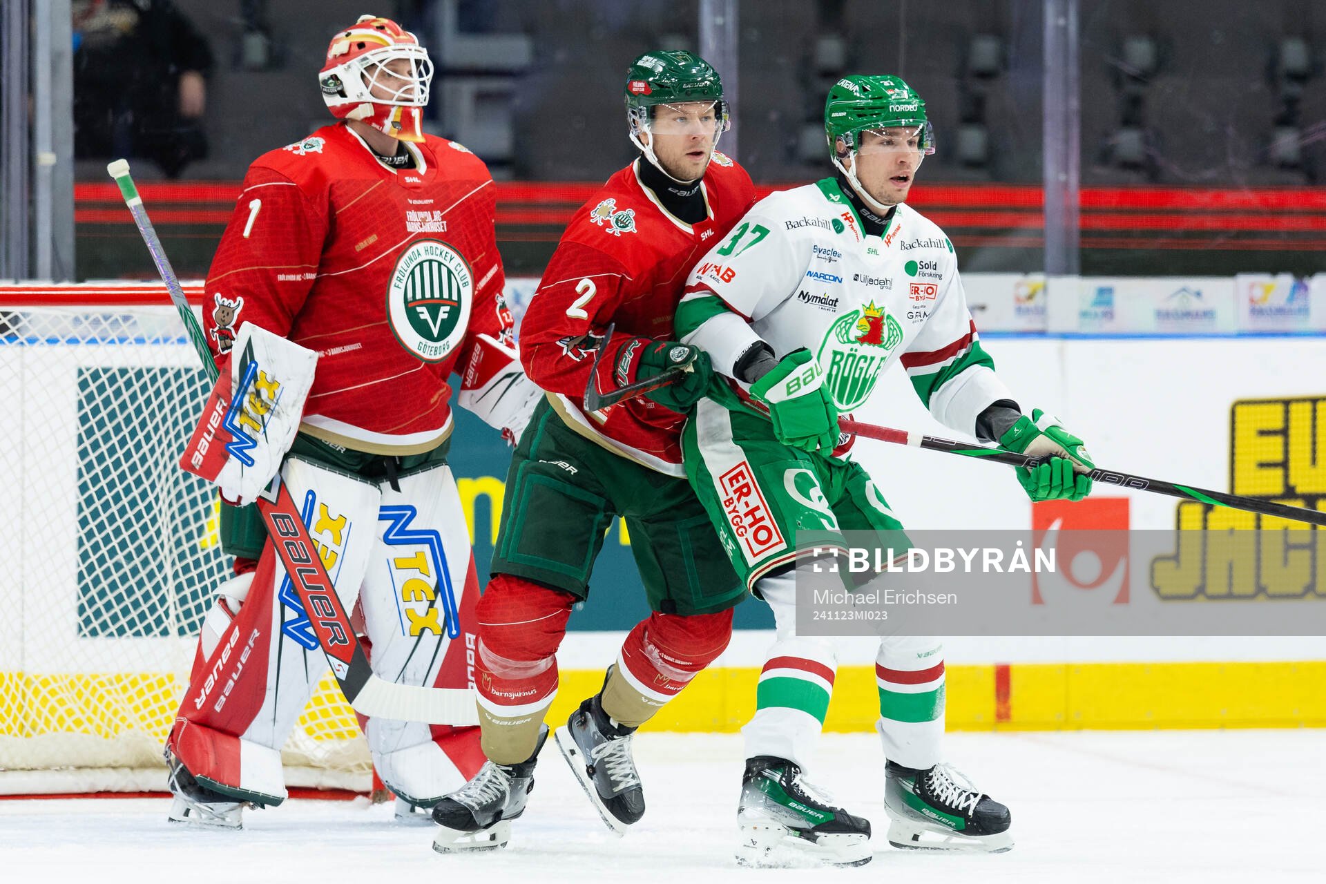 Frölundas målvakt Lars Johansson och Christian Folin mot