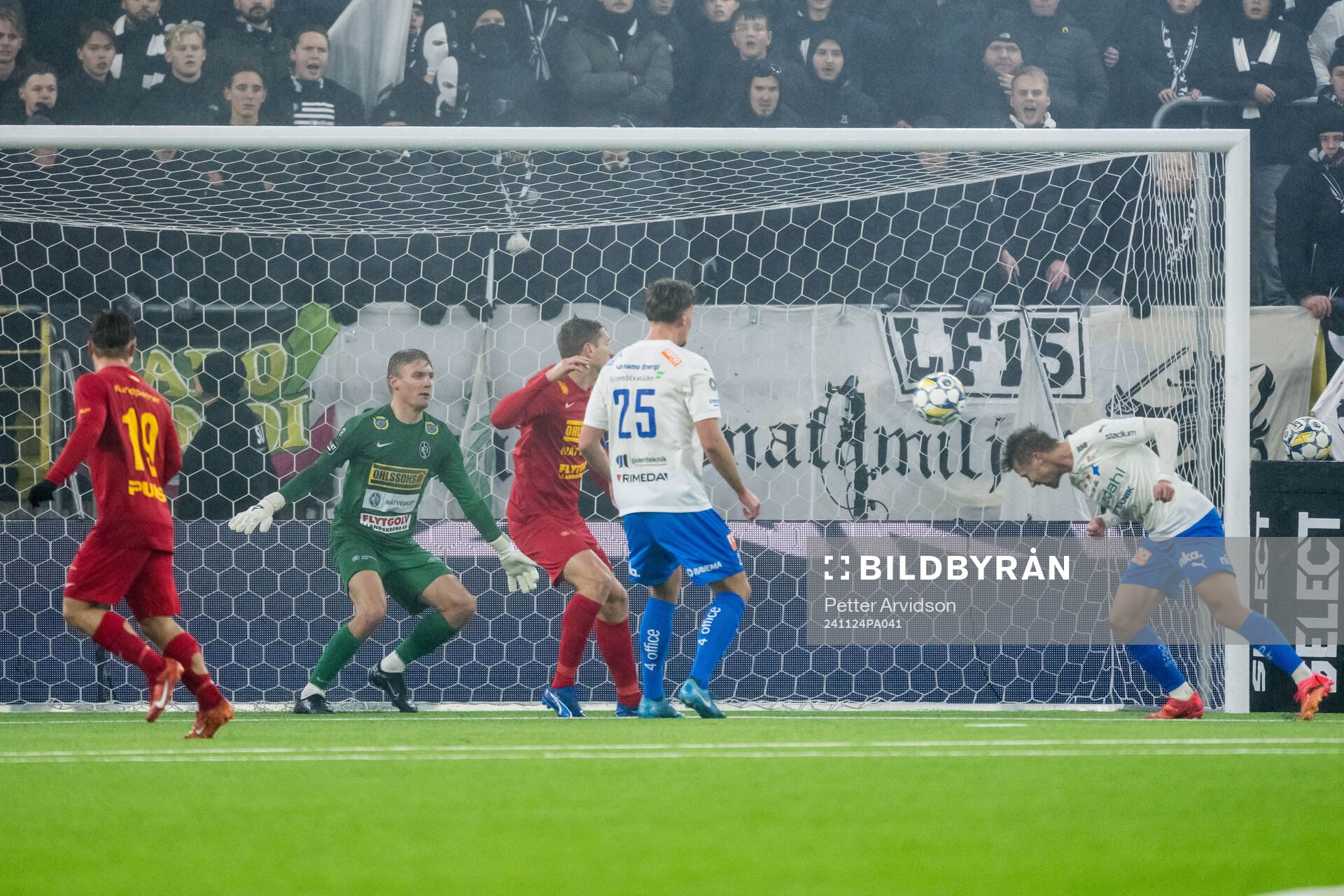 Värnamos Albin Lohikangas gör 1-0 bakom Landskronas
