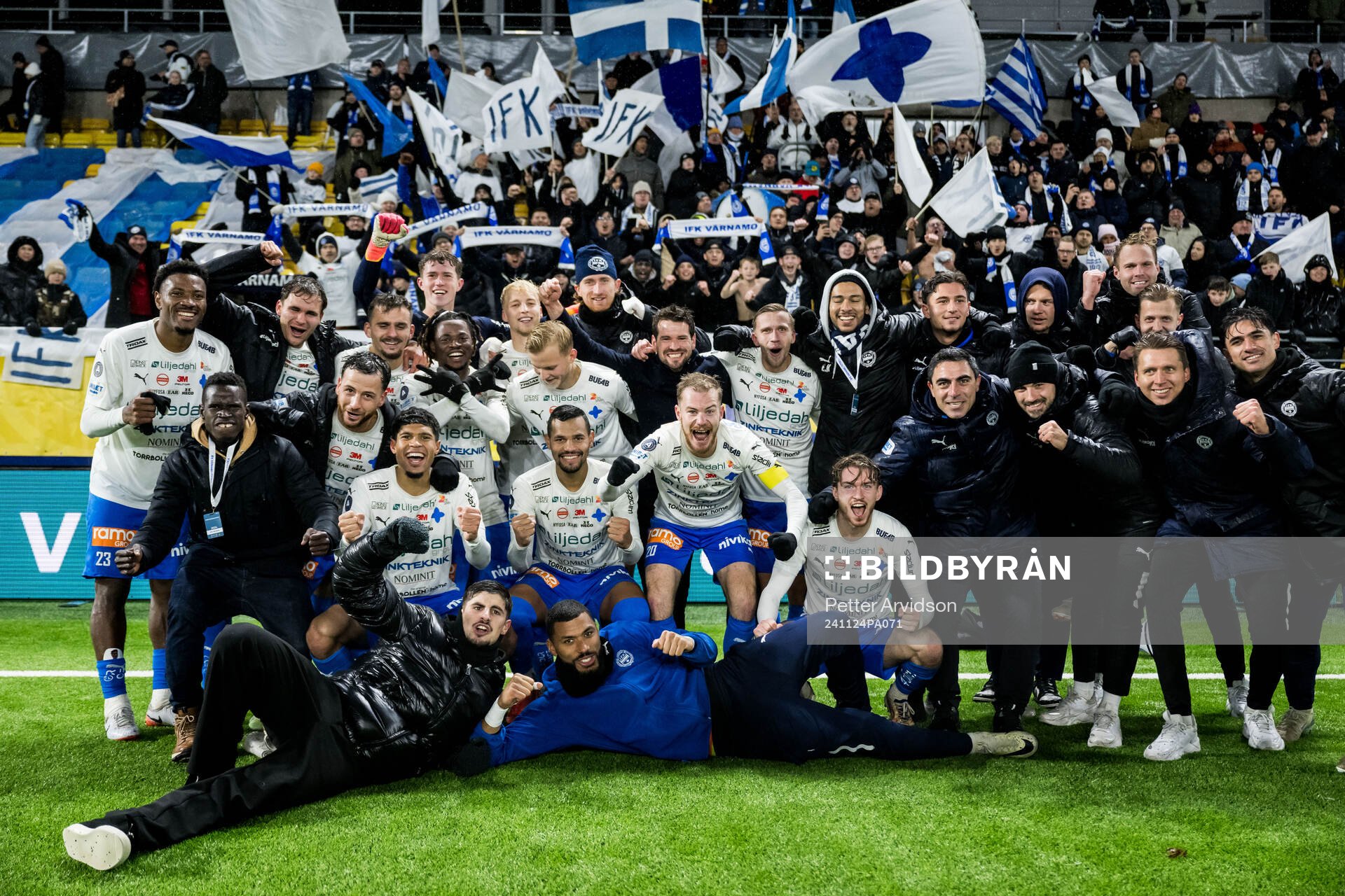 Värnamos spelare jublar
