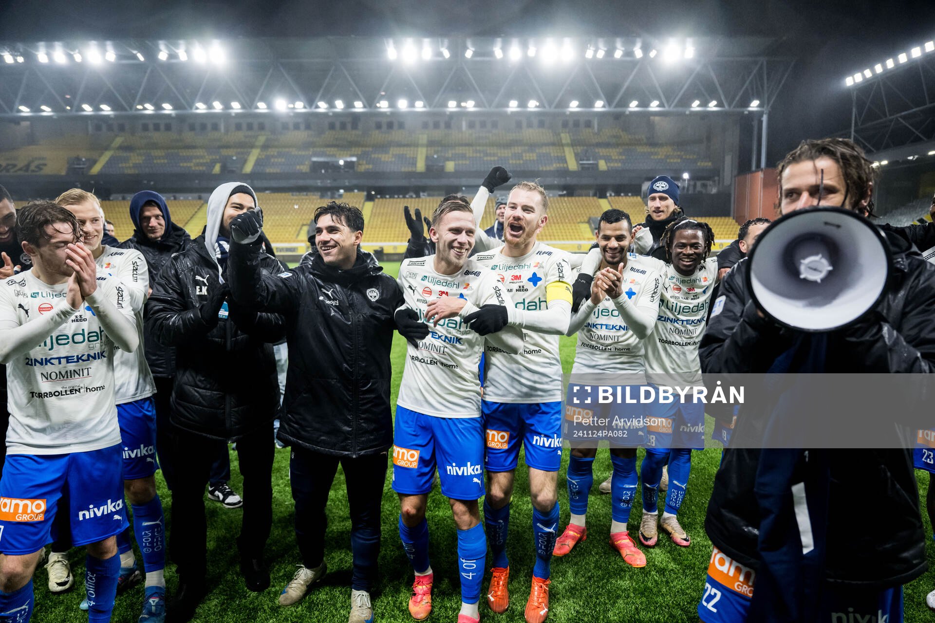 Värnamos Albin Lohikangas och Freddy Winsth jublar