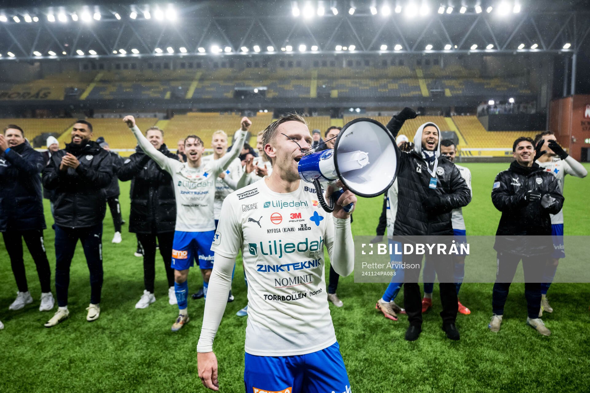 Värnamos Albin Lohikangas jublar