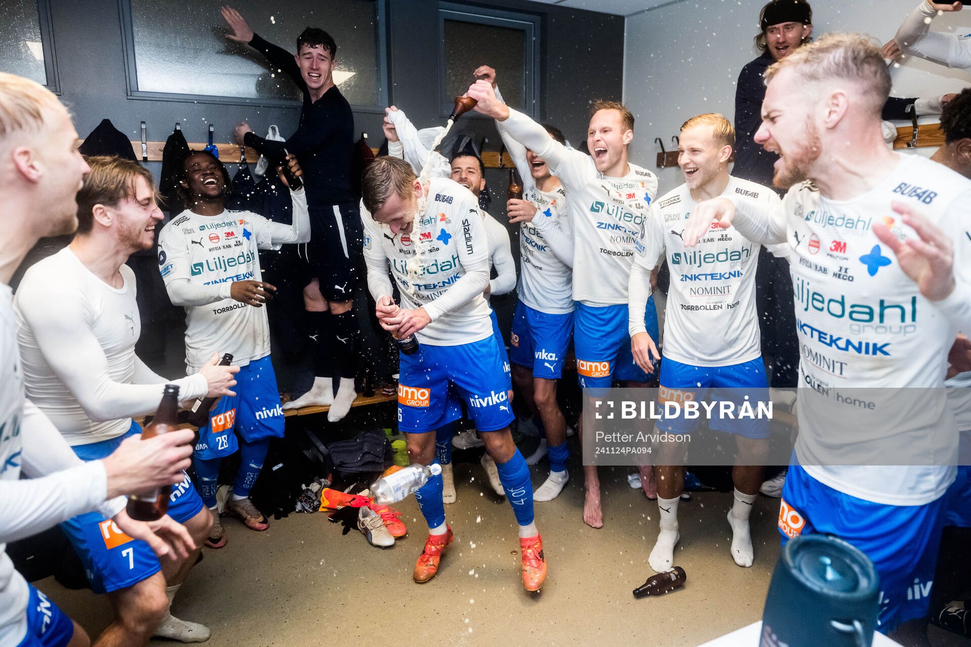 Värnamos Albin Lohikangas och Gustav Engvall jublar