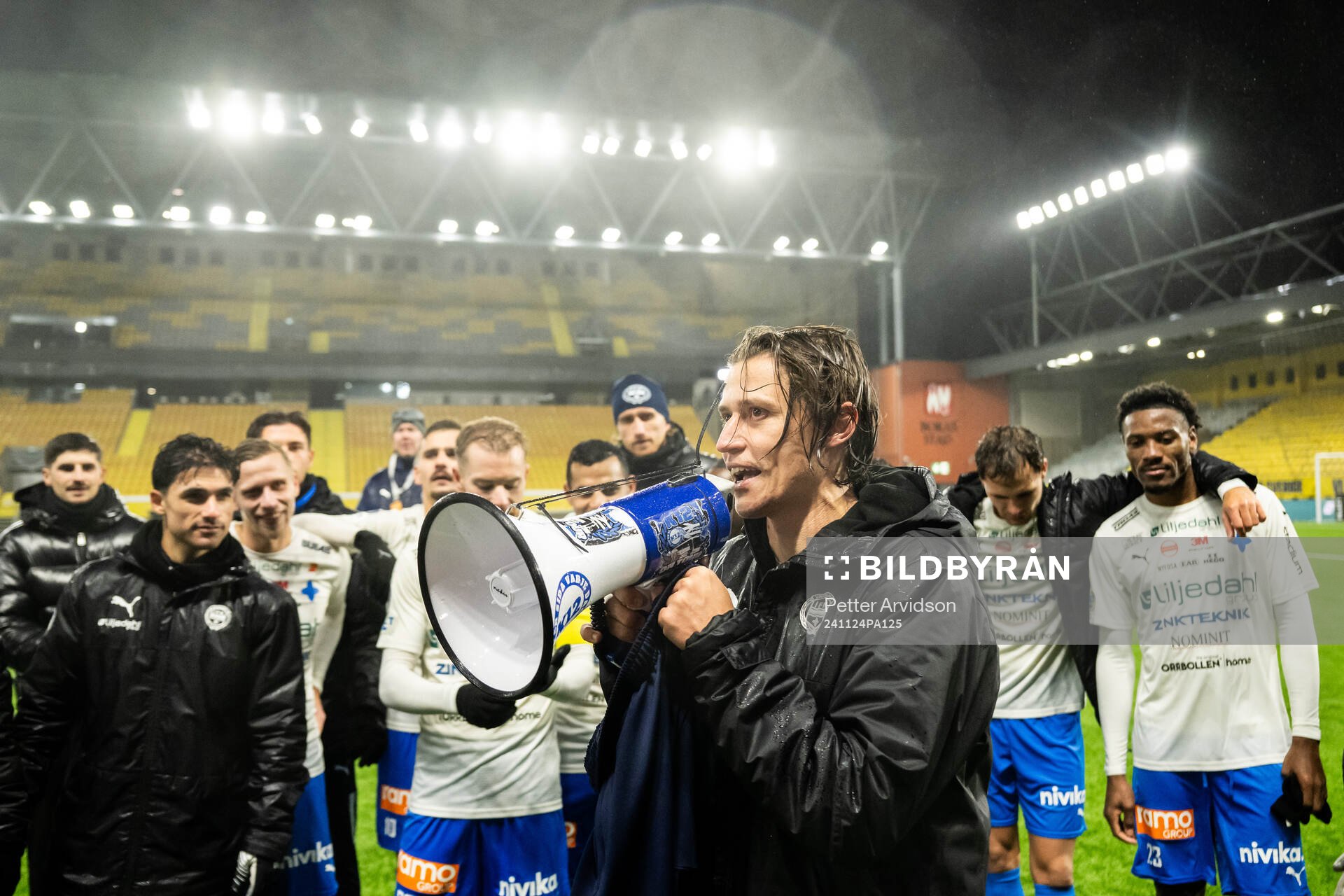 Värnamos Simon Thern jublar